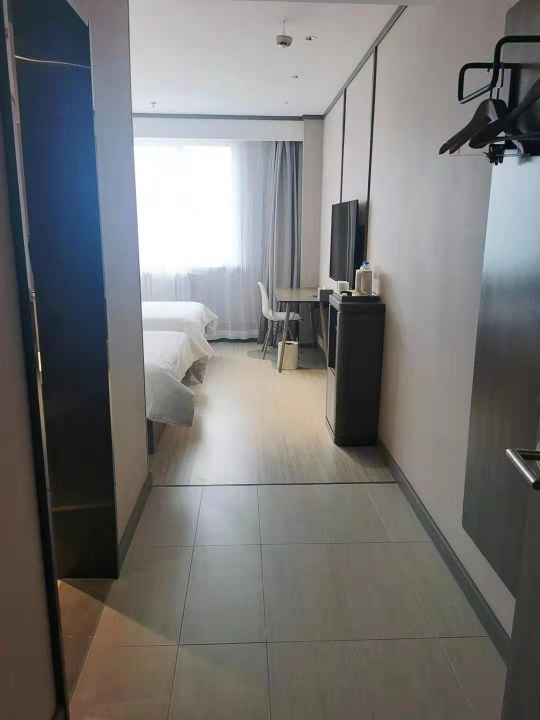 Huazhu - Superior Twin