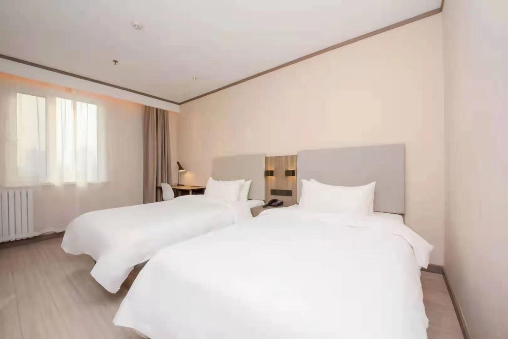 Huazhu - Superior Twin