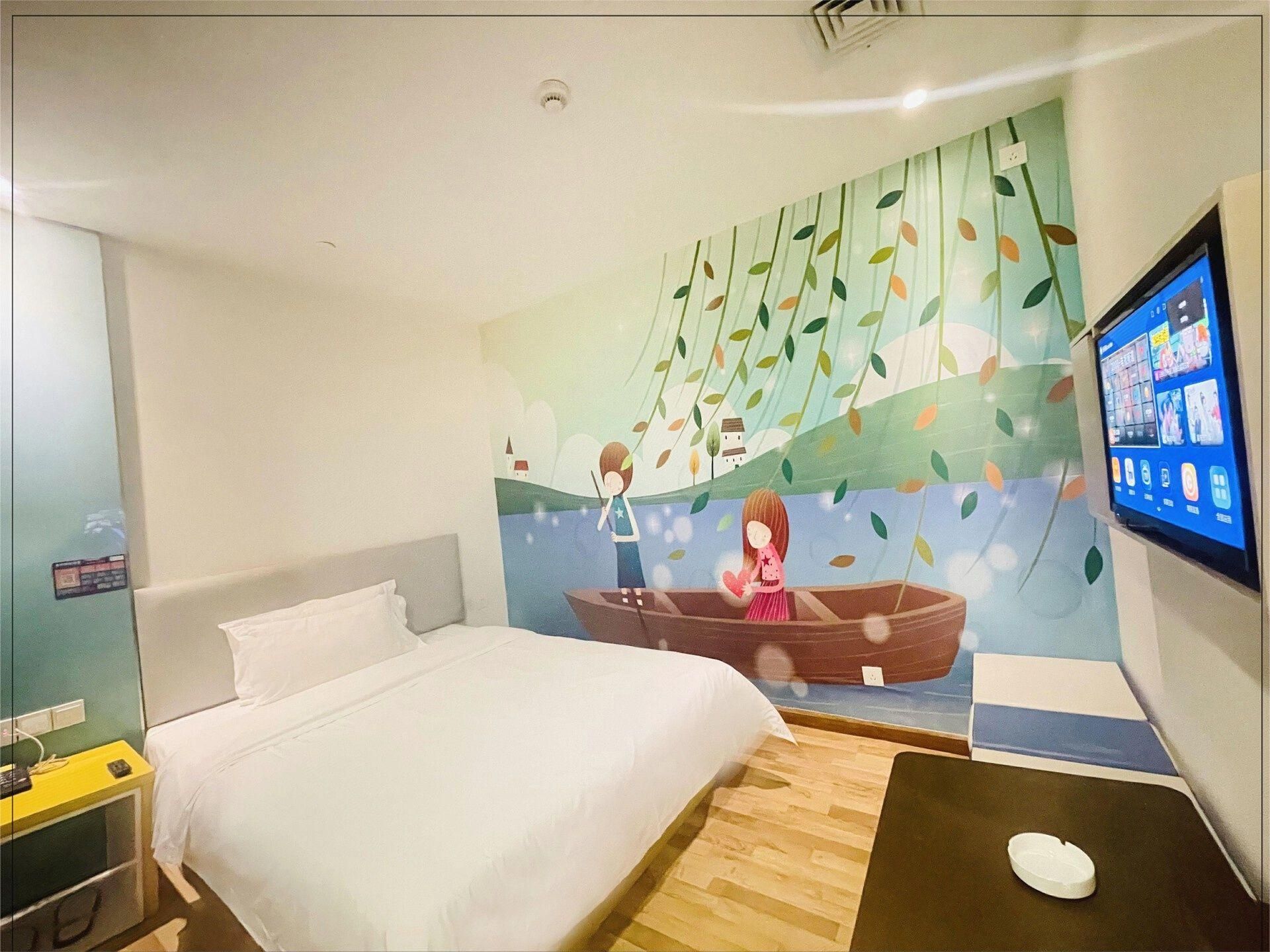Economy Room