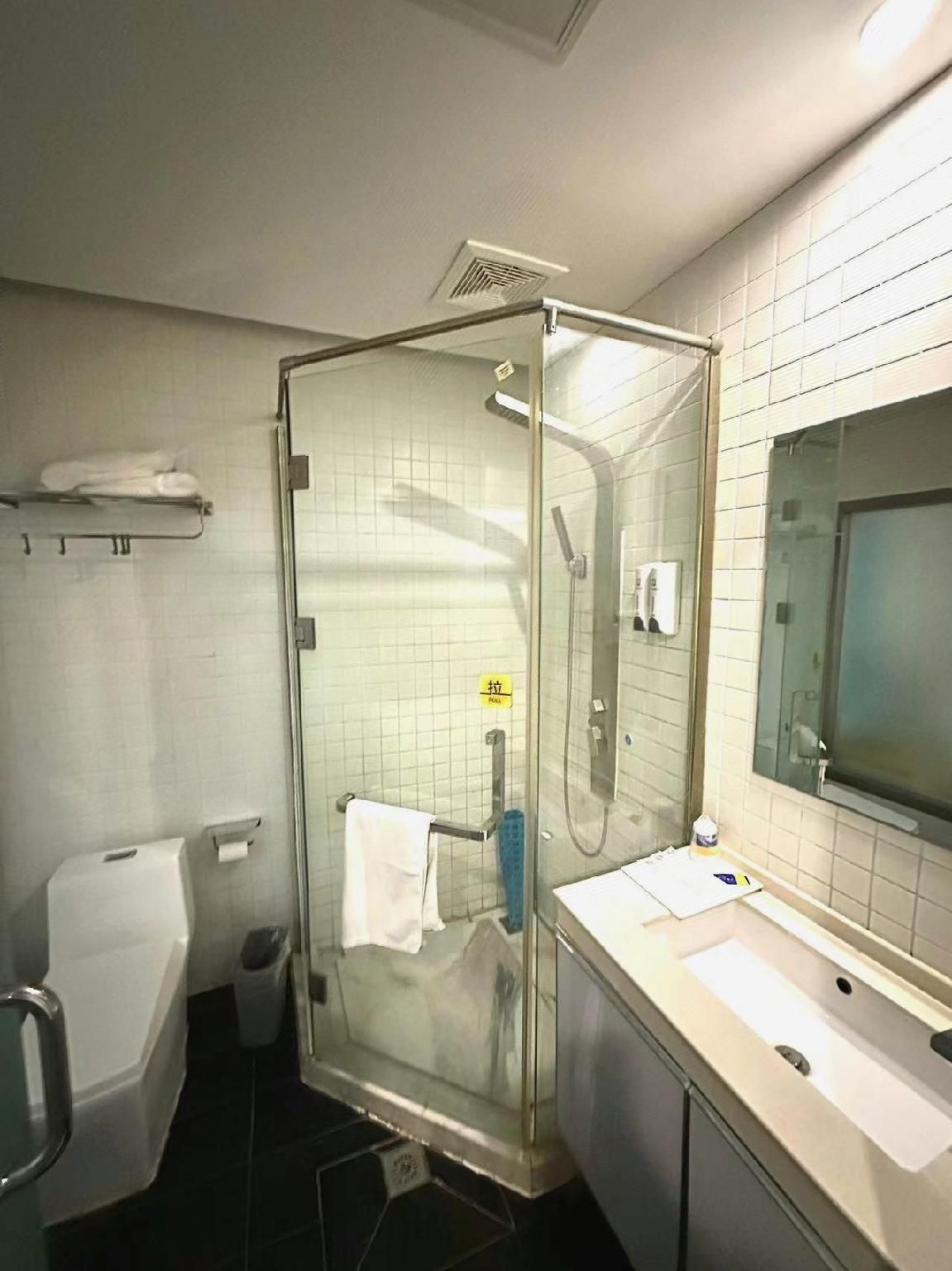 Economy Room