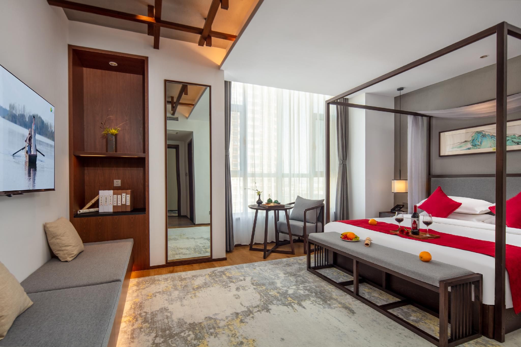 Business Queen Room