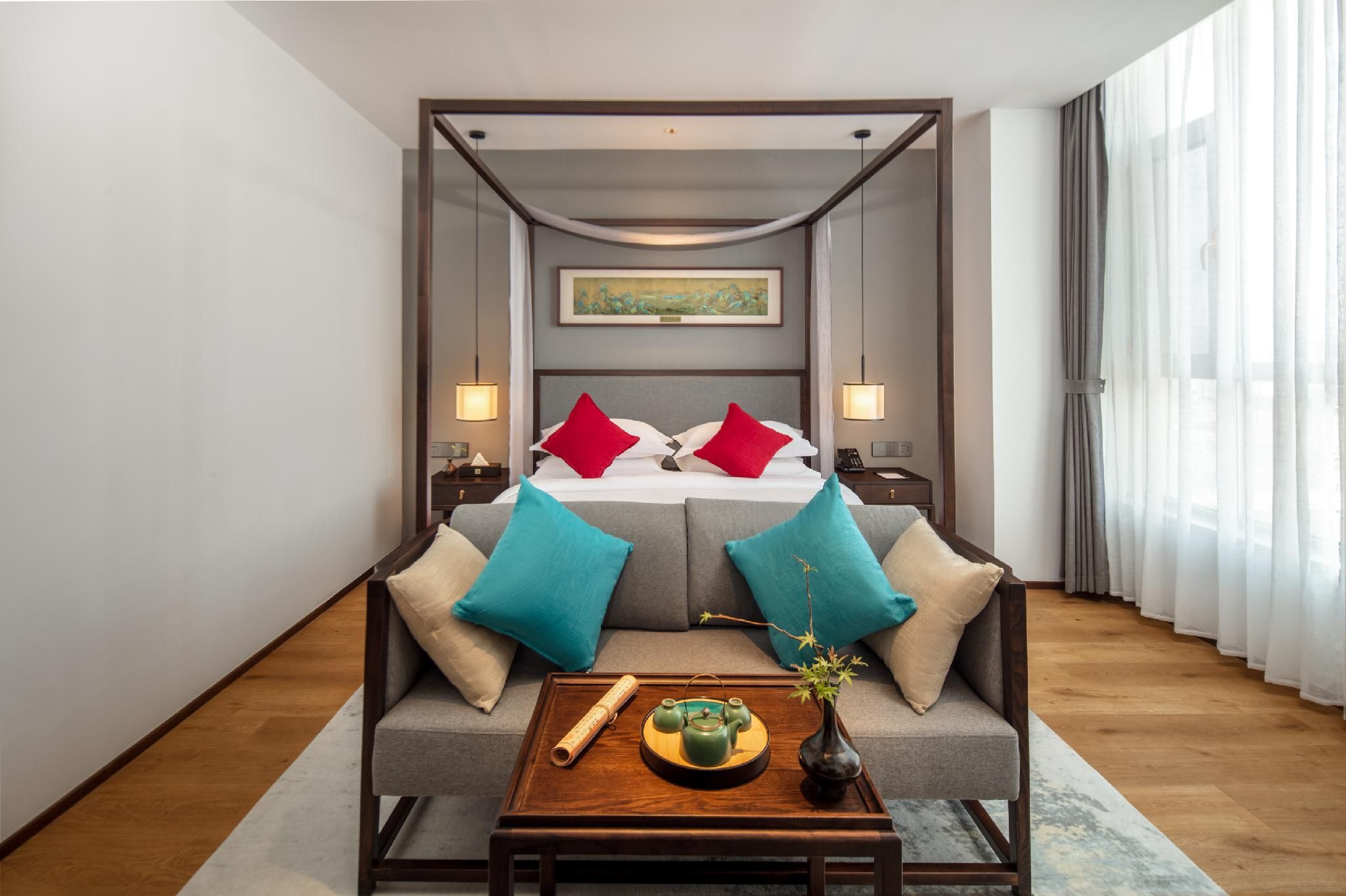 Deluxe Queen Room
