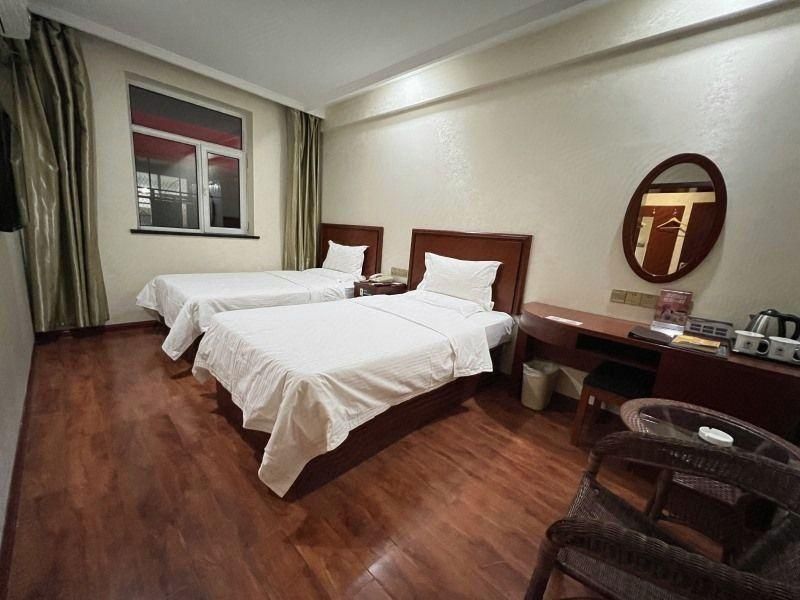 2 Bed Twin Superior Room