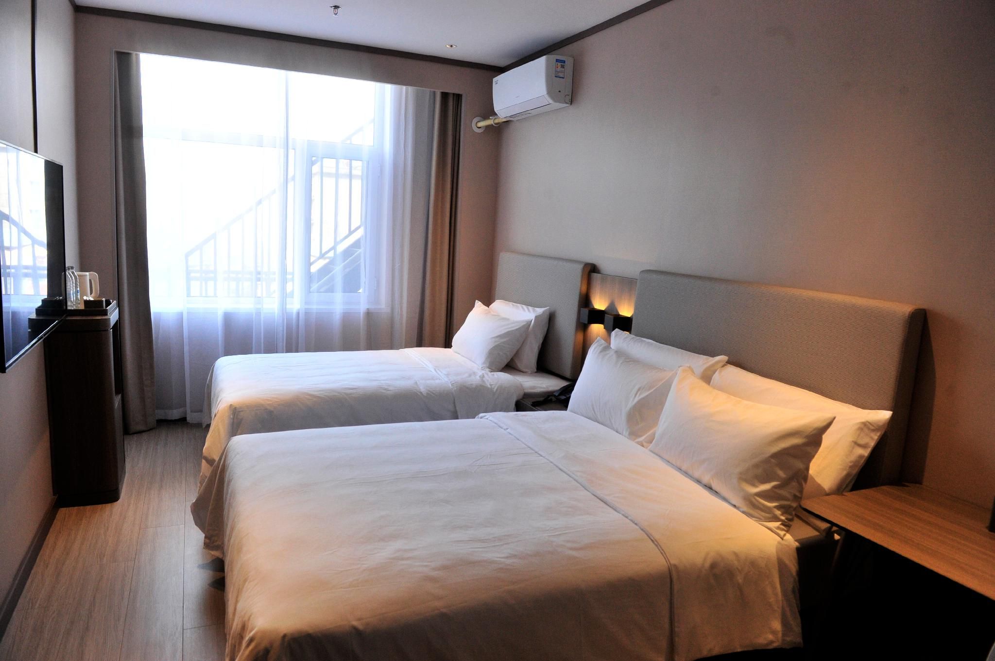 Huazhu - Family Room