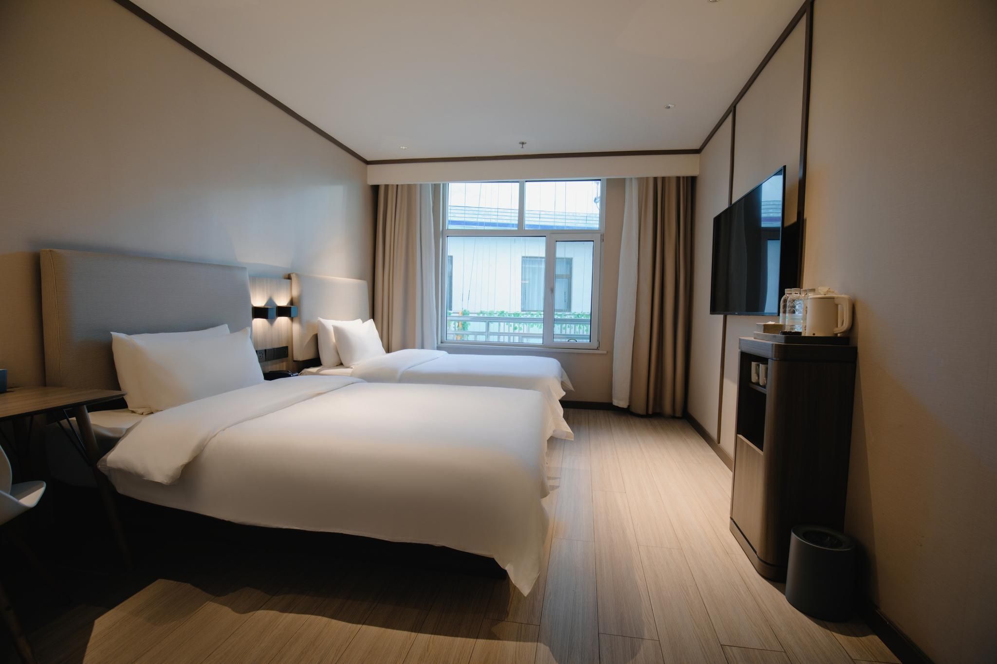 Twin Business Room
