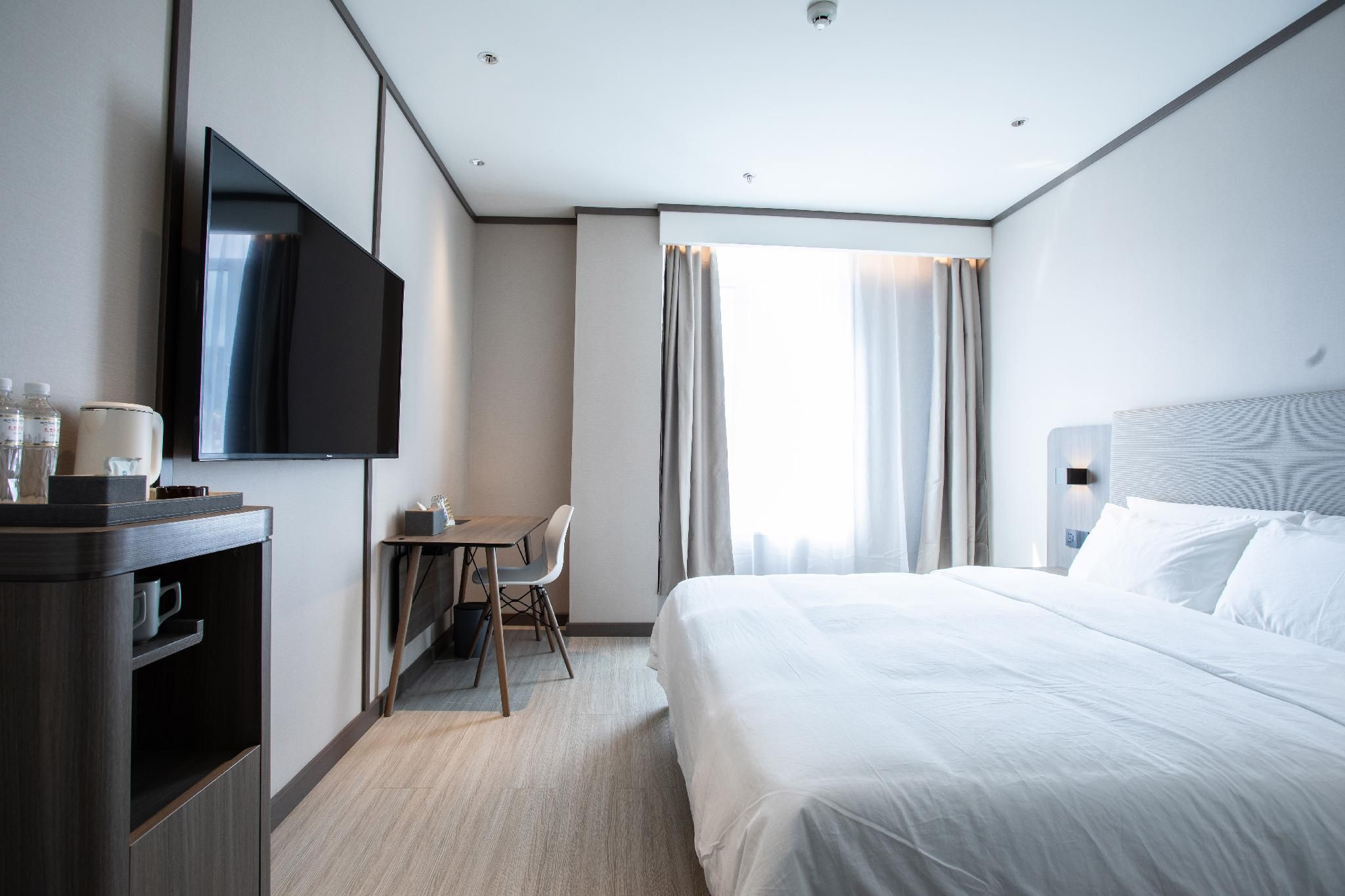 Huazhu - Superior BedRoom