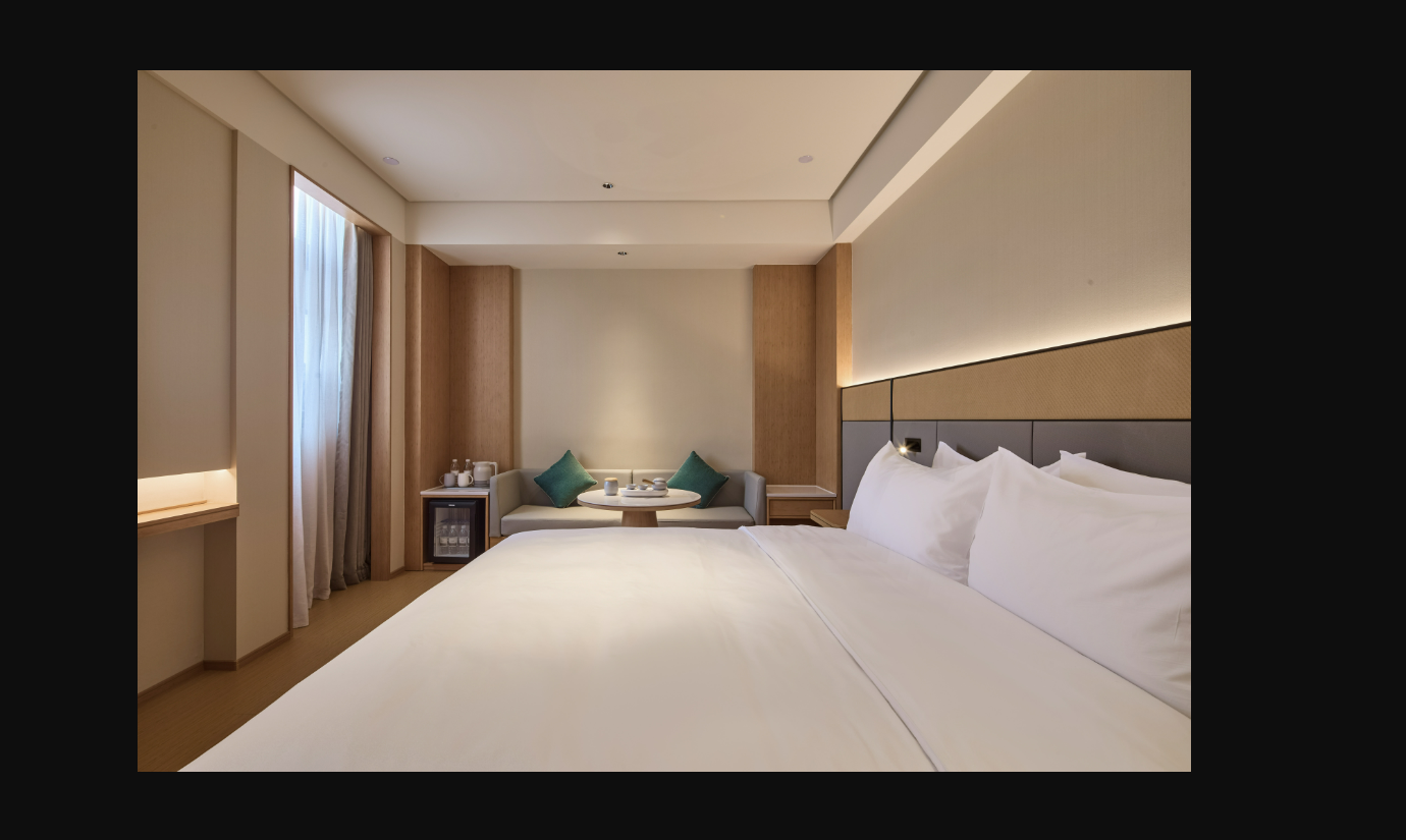 Huazhu - Room With Bed