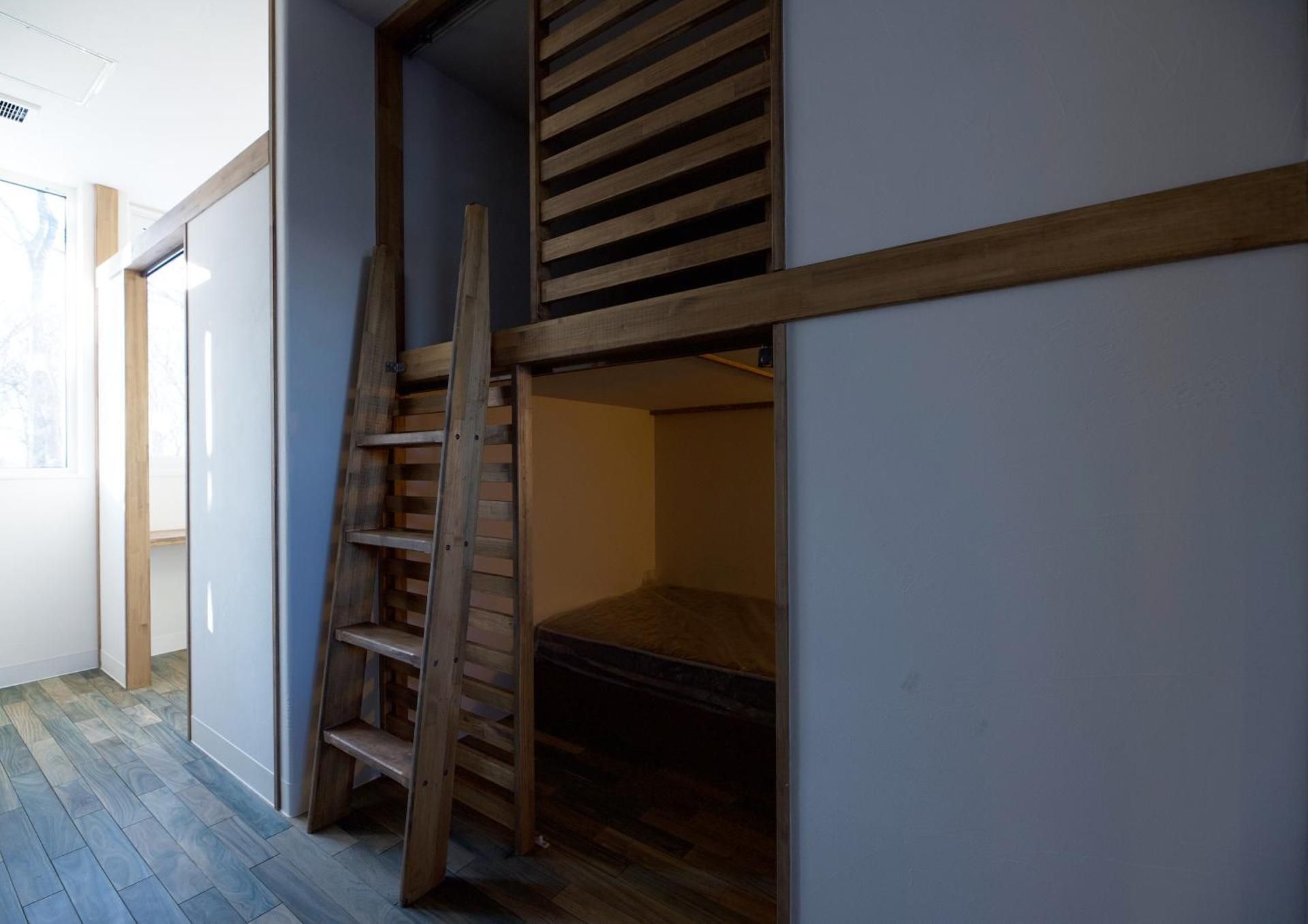 HOTEL BOTH Dormitory Room with Single Bed 2