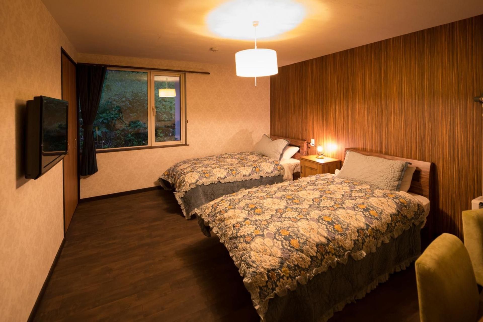 Twin Room with Shared Bathroom - Non-Smoking