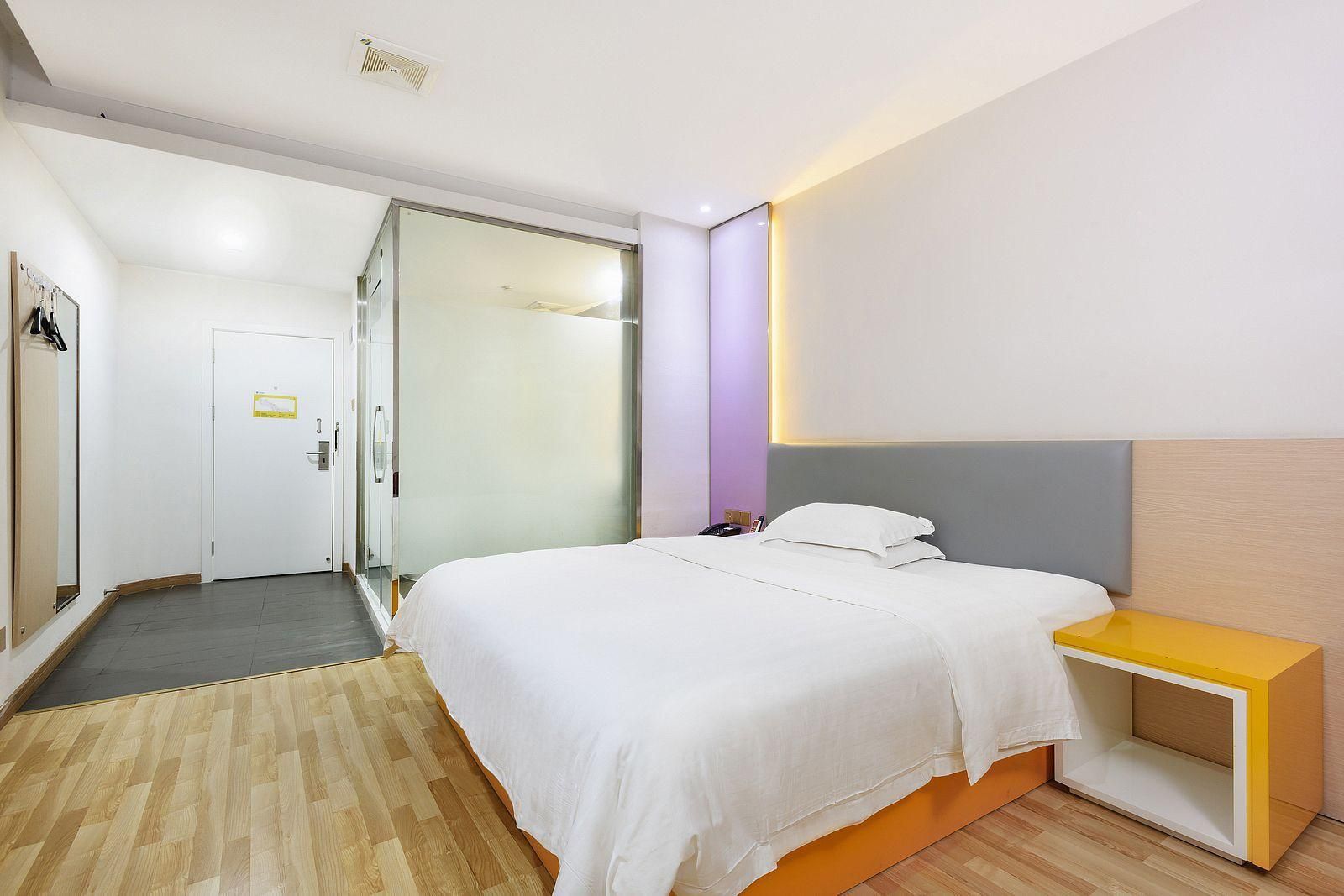 Economy Room