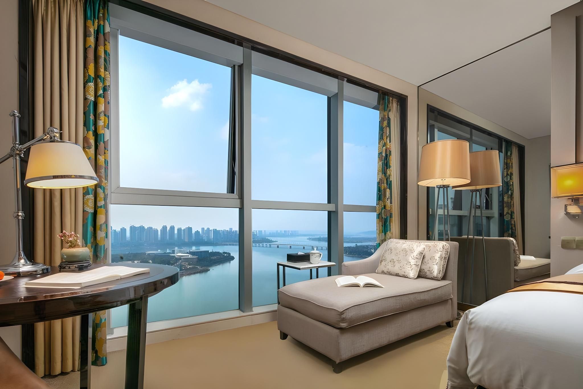 Deluxe River-view Standard Room