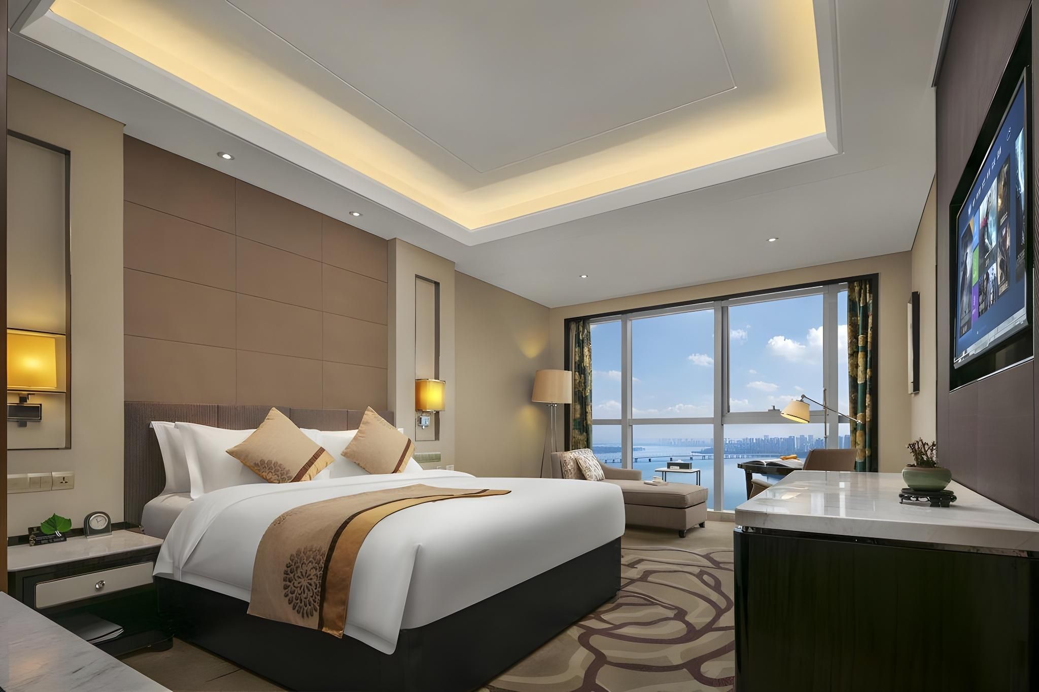 Deluxe King Room with River View