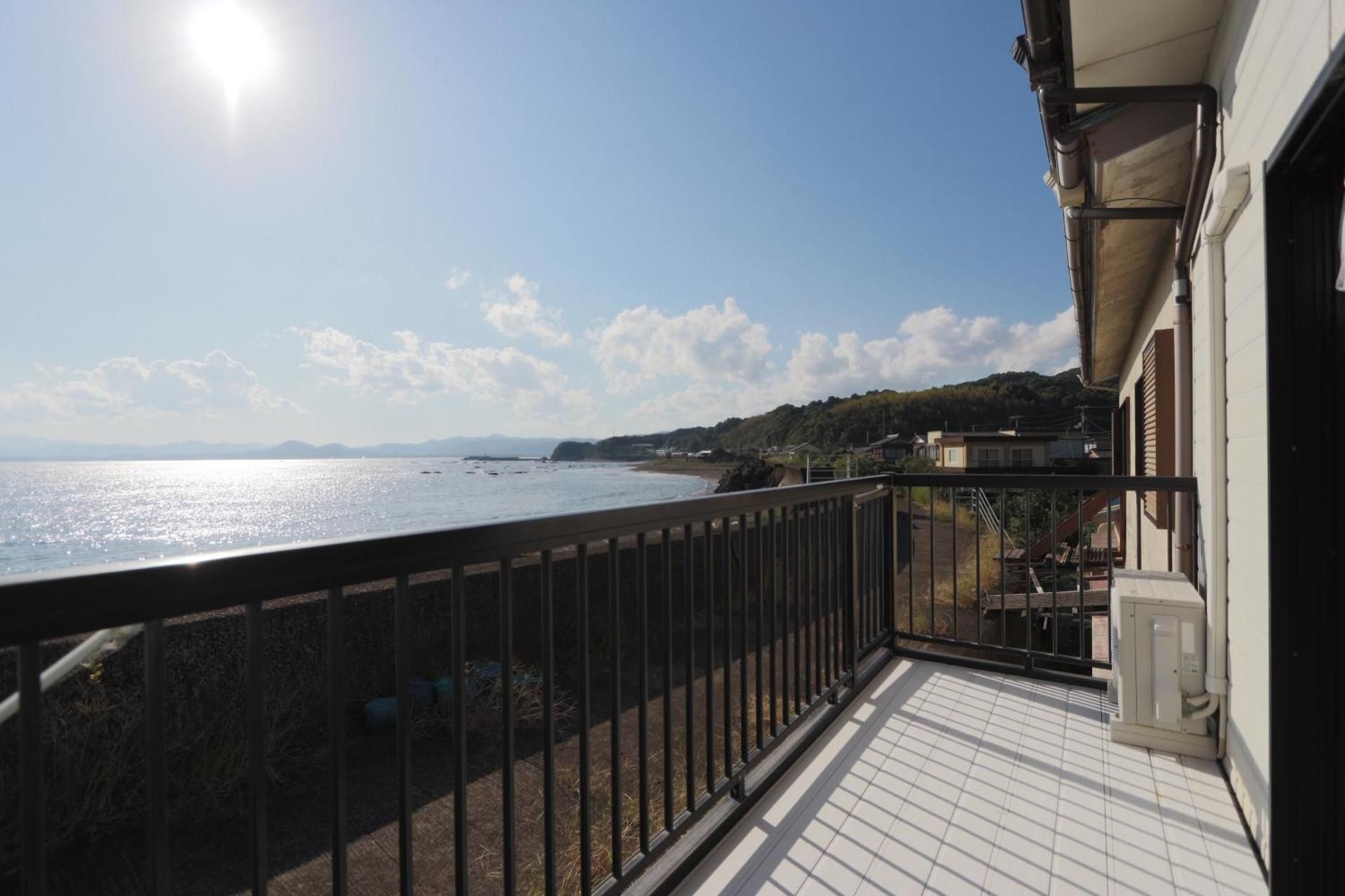 Standard Twin Room with Sea View