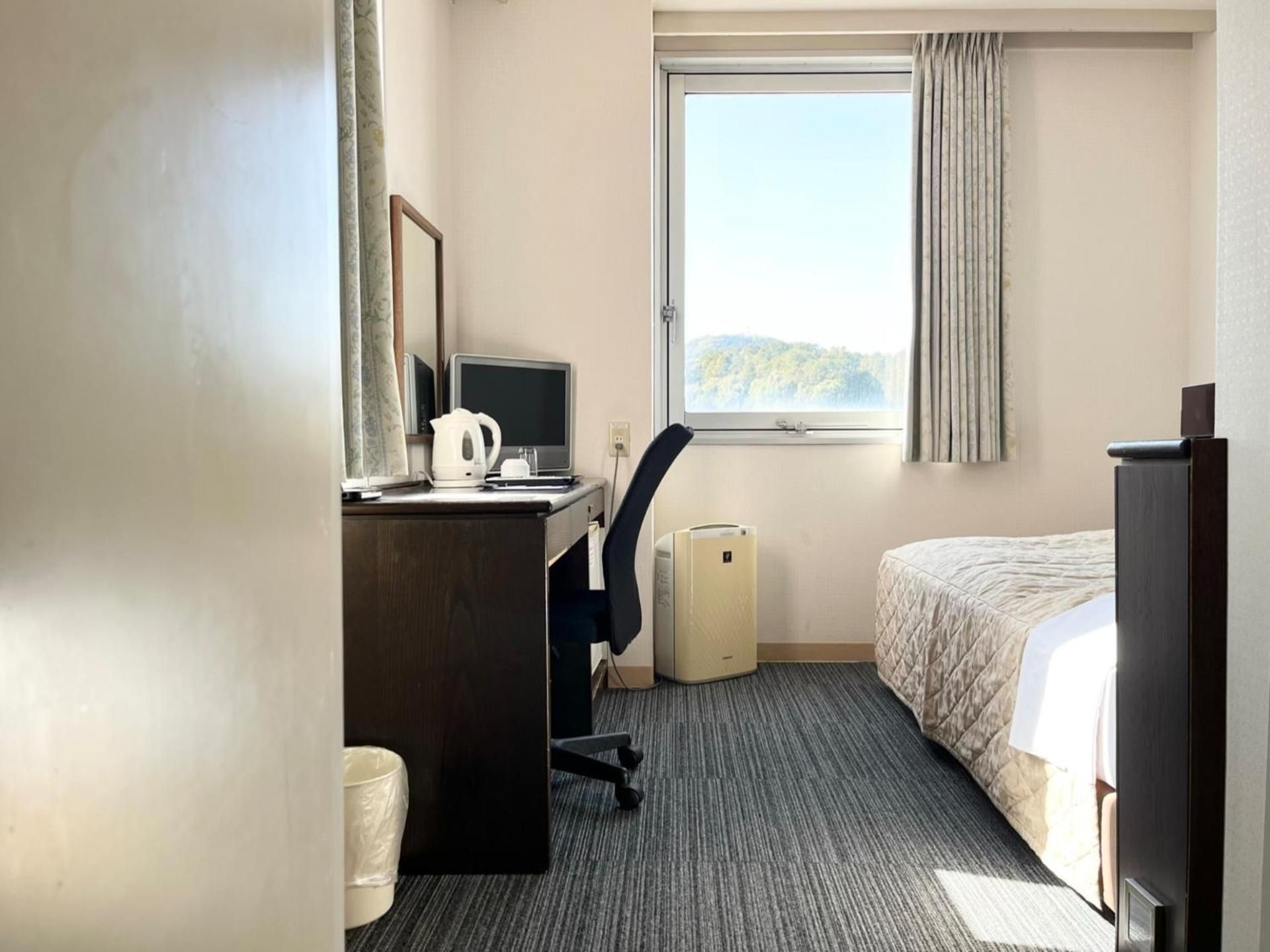 Wide Single Room-Smoking