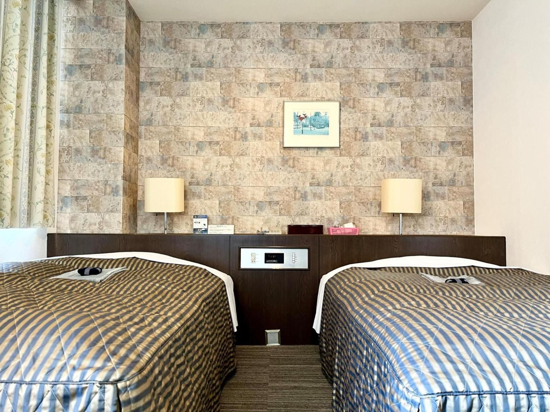 Twin Room - Non-Smoking
