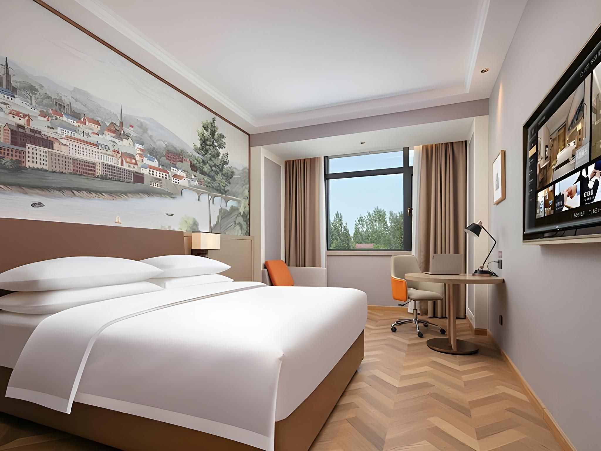 Business King Room