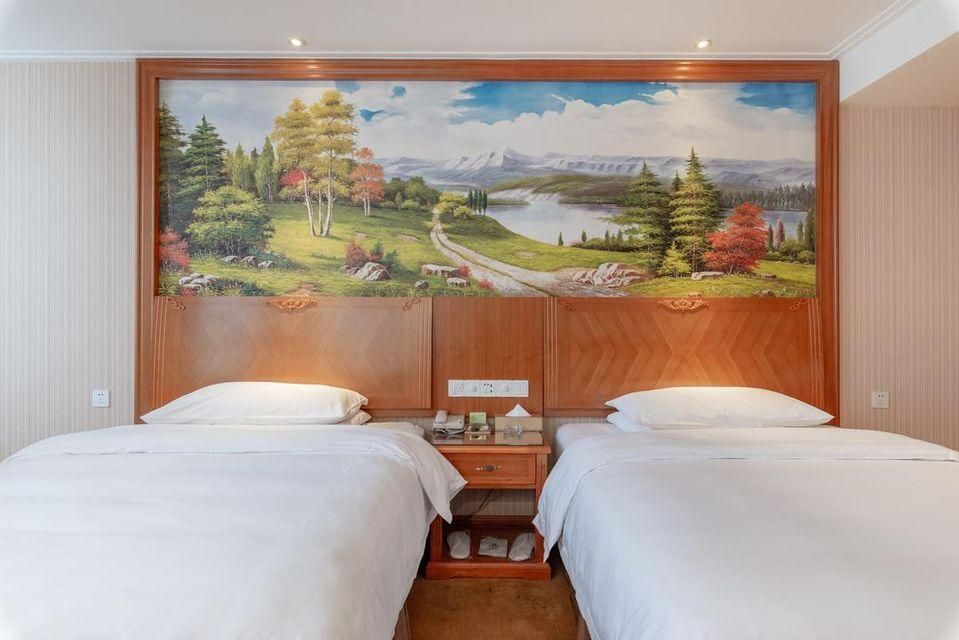 Vienna - Functional Chess Suite Room