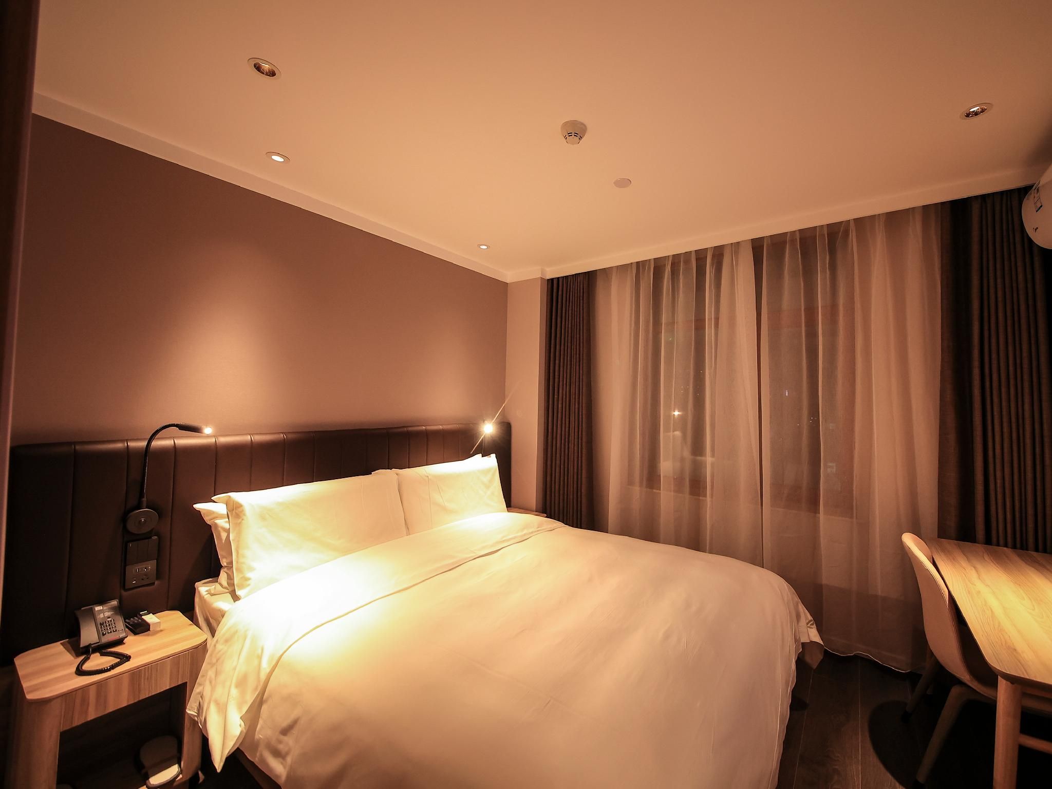 Queen Room A
