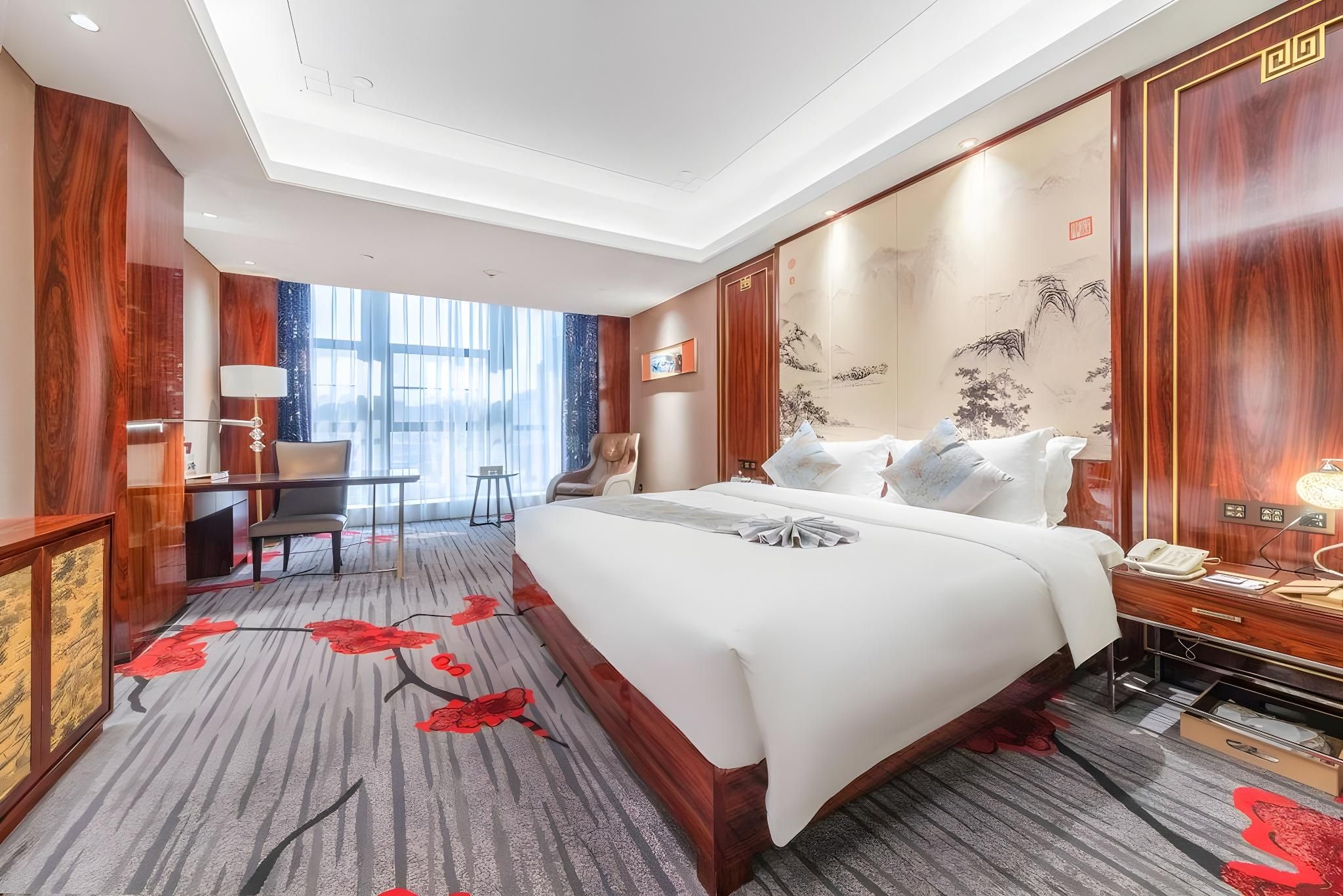 Premier River-View Queen Room