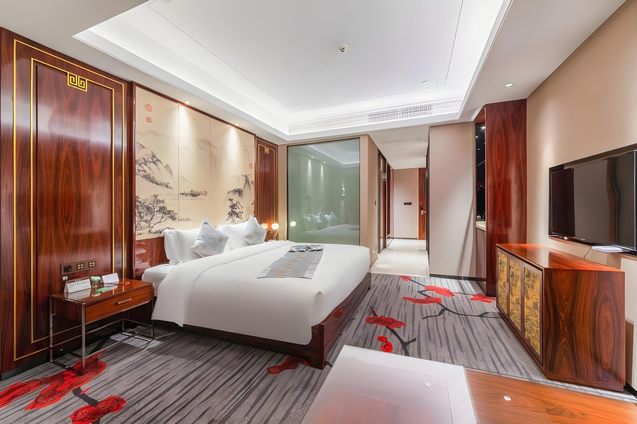 Premier River-View Queen Room