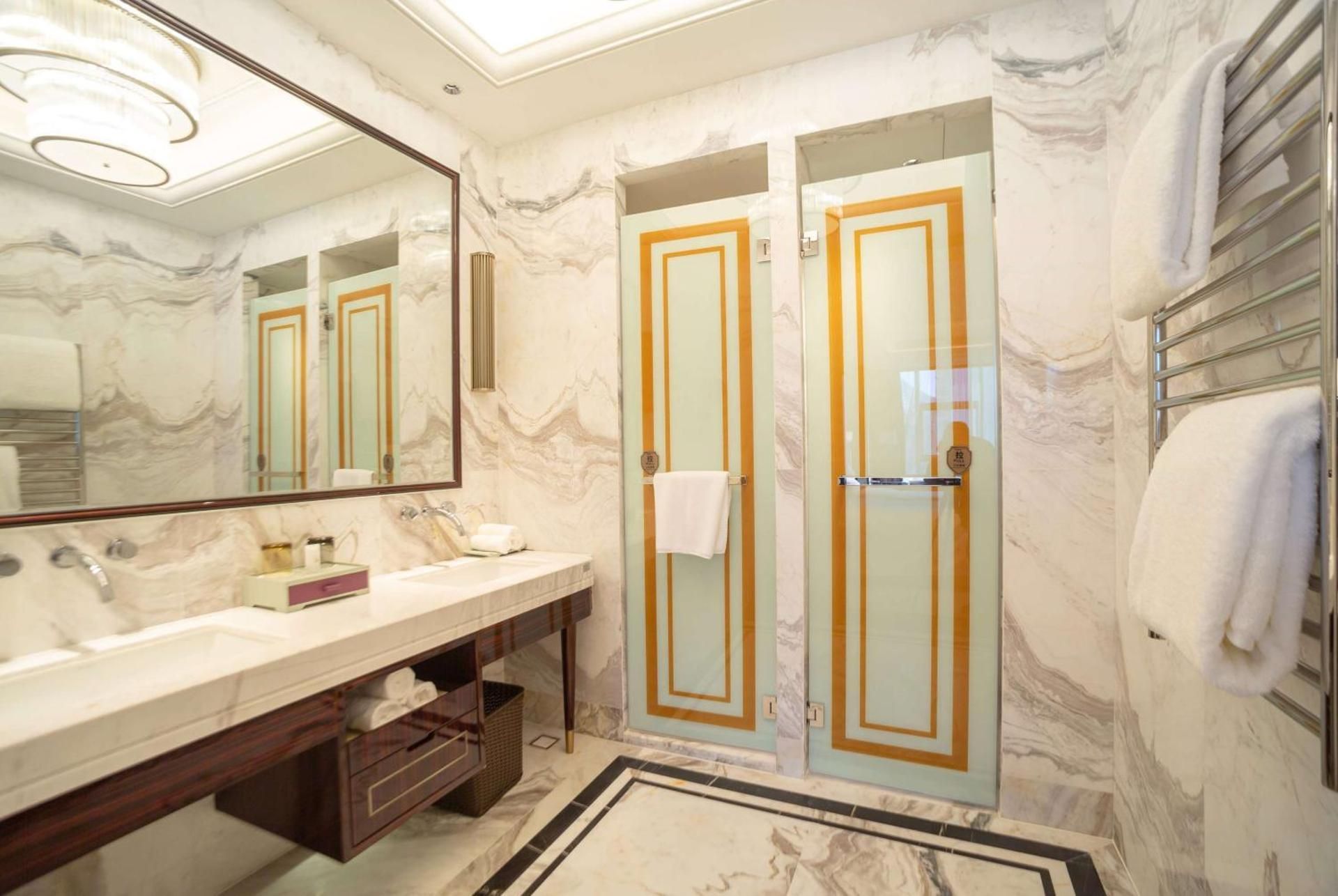 Deluxe King Room No-smoking