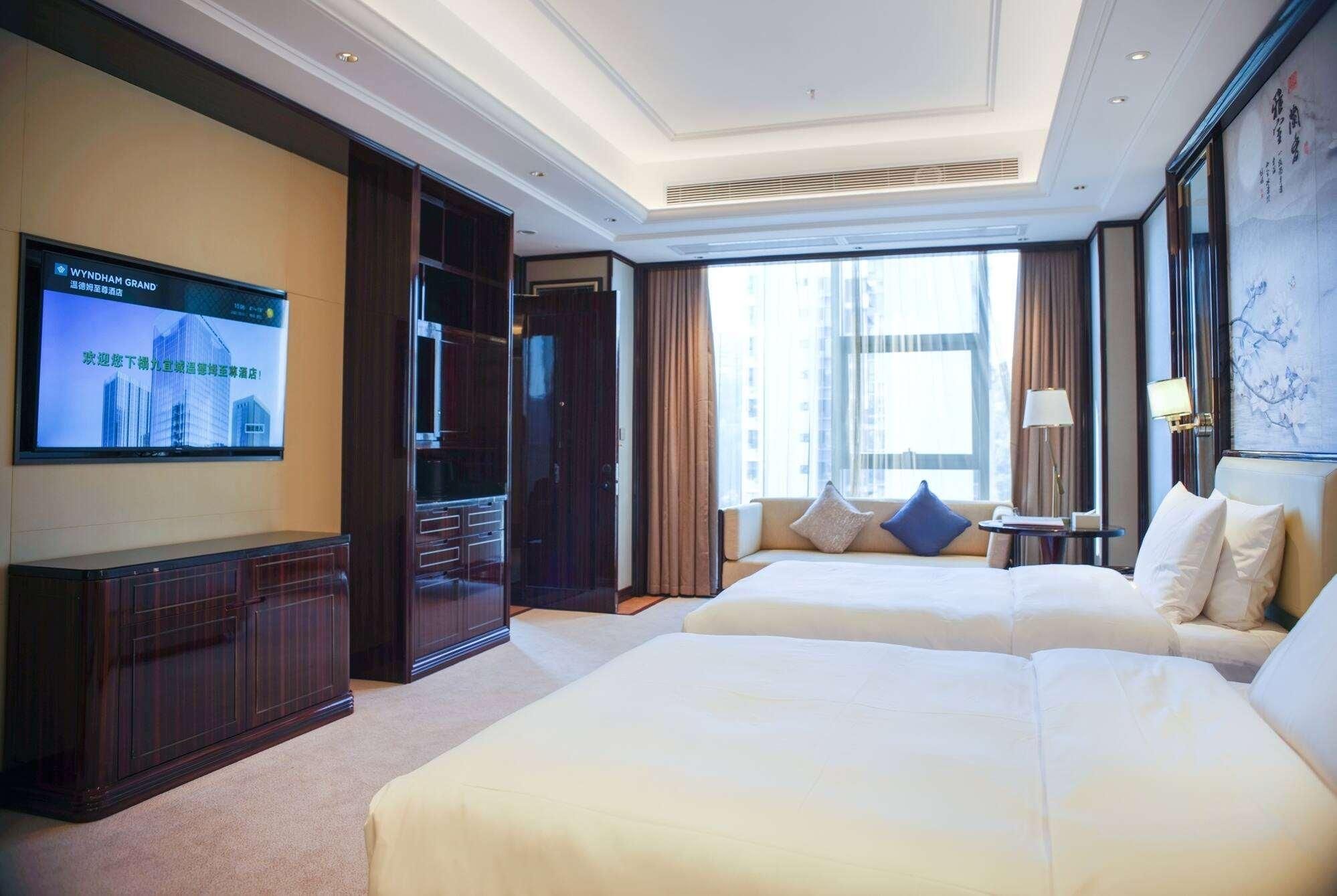 Wyndham Grand Tongren Downtown Hotel Deluxe 2 doubles room No-smoking