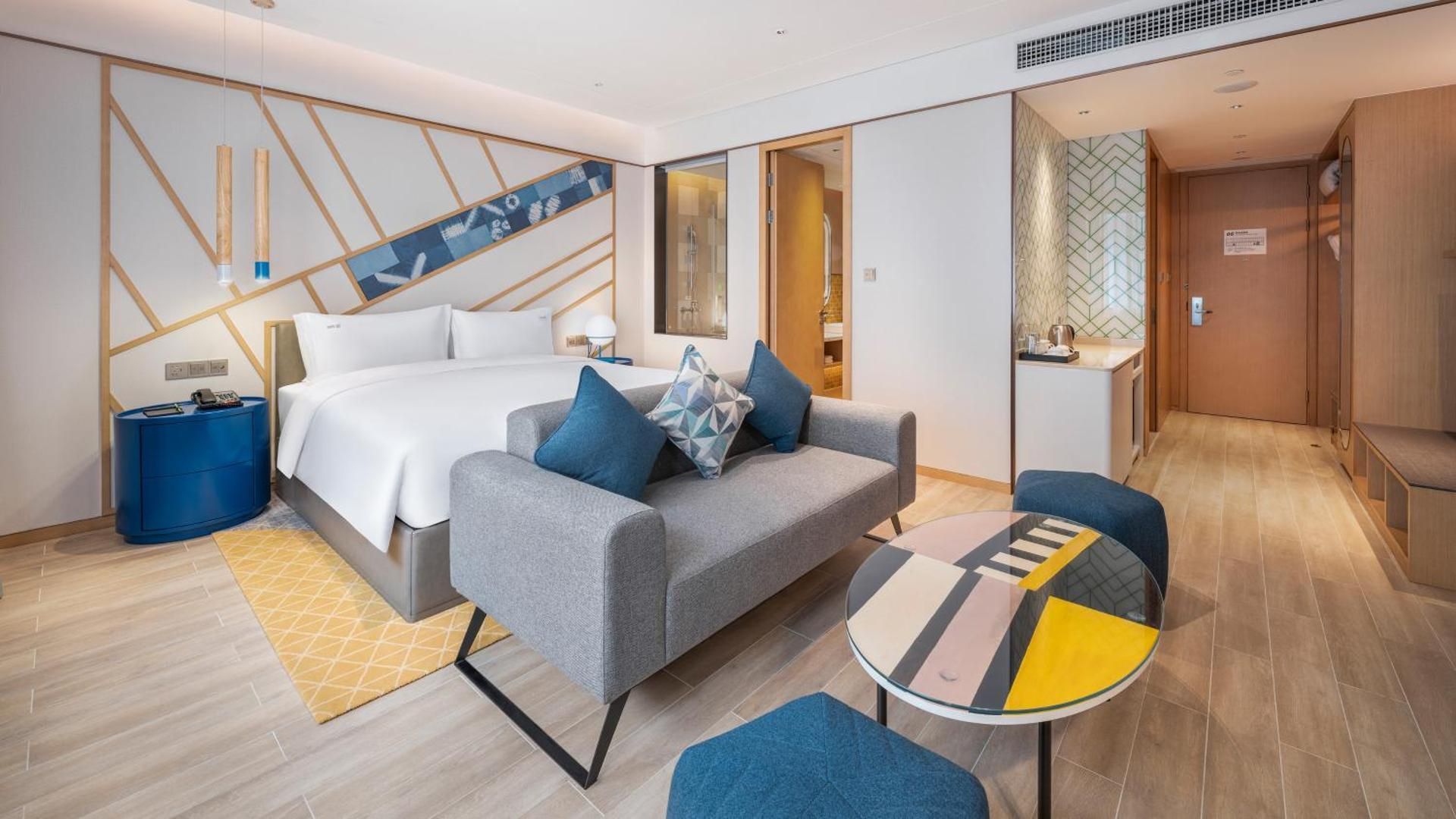 Holiday Inn Tongren Wanshan By IHG 1 King Standard Mountain View 2