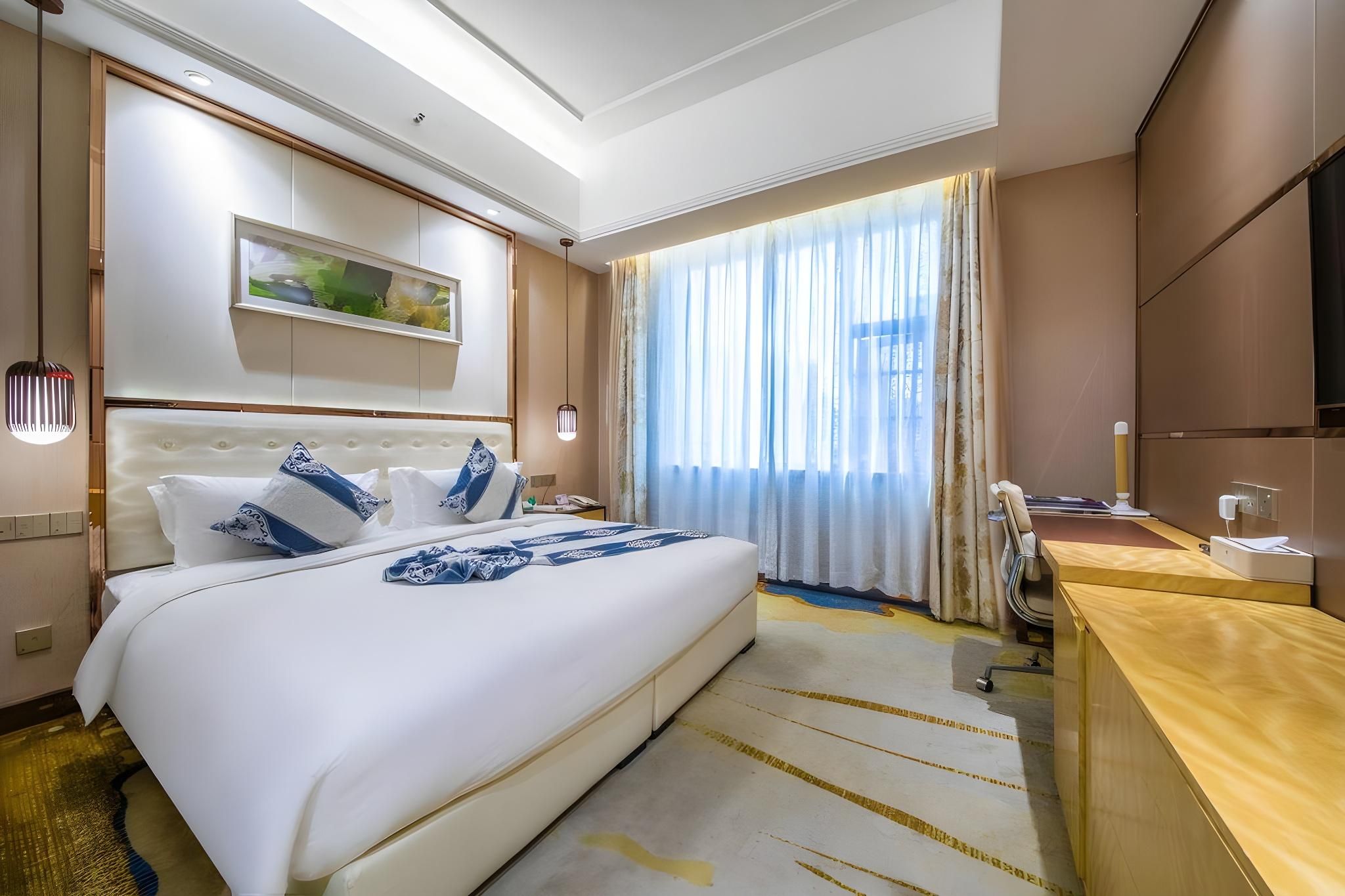 Business Queen Bed Room