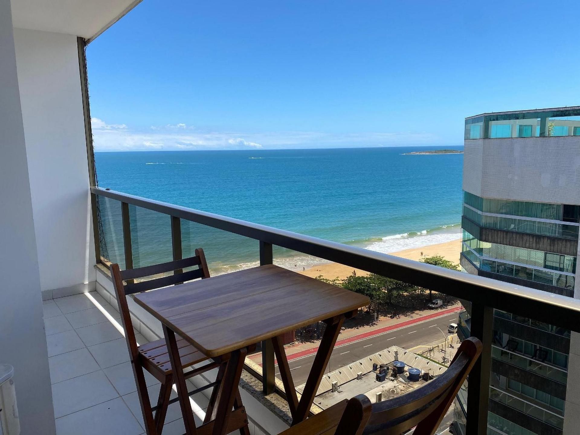 Apartment with Pool View