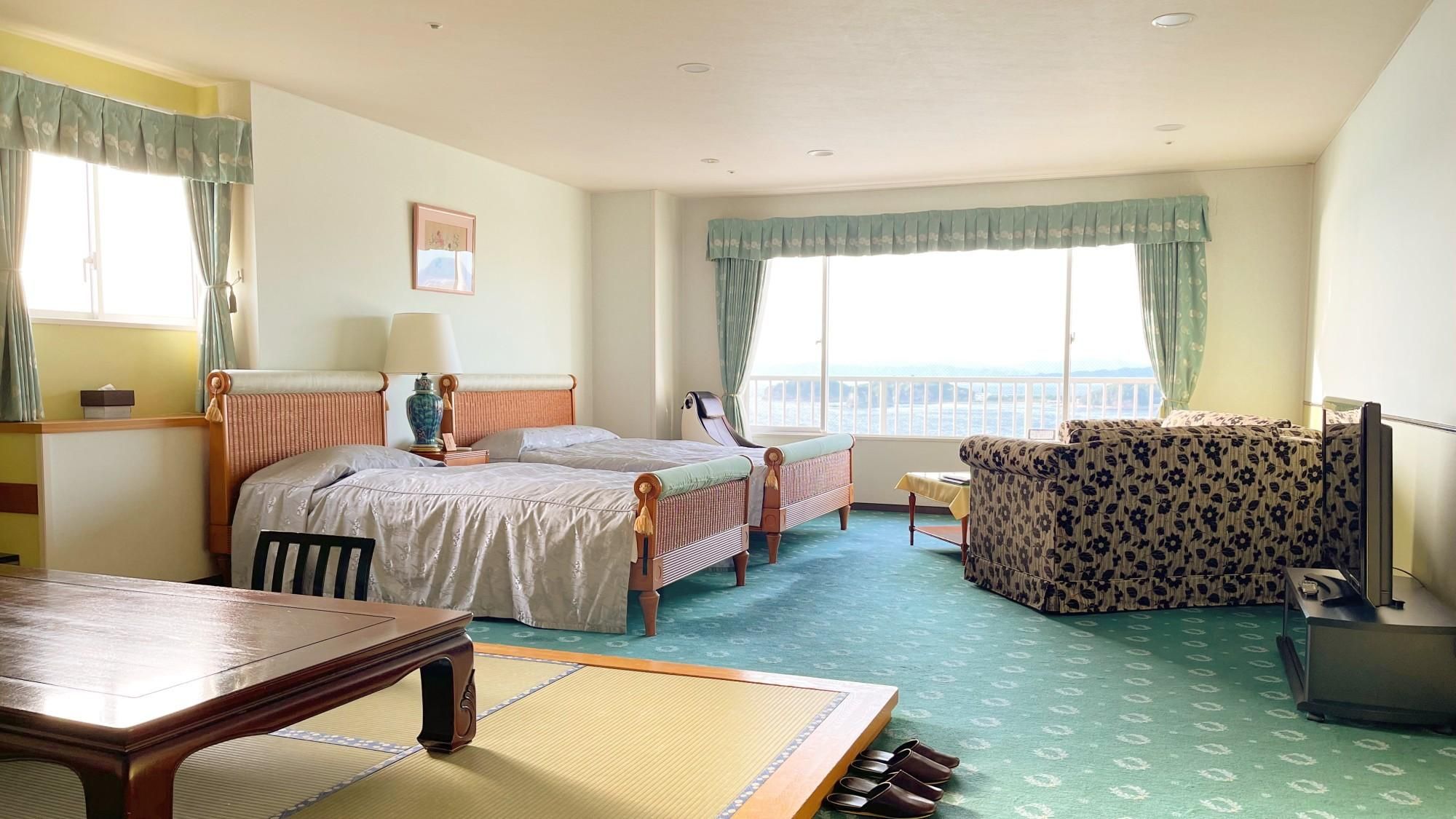 Top Floor Deluxe Japanese Western Style Room - Non-Smoking