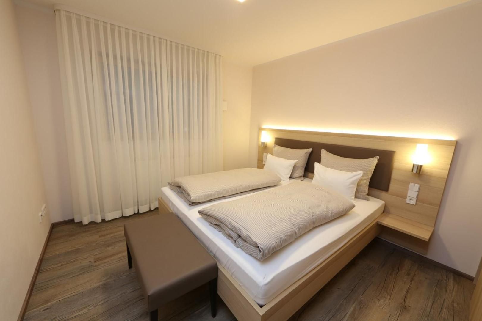 Deluxe Room (2 Adults + 1 Child)
