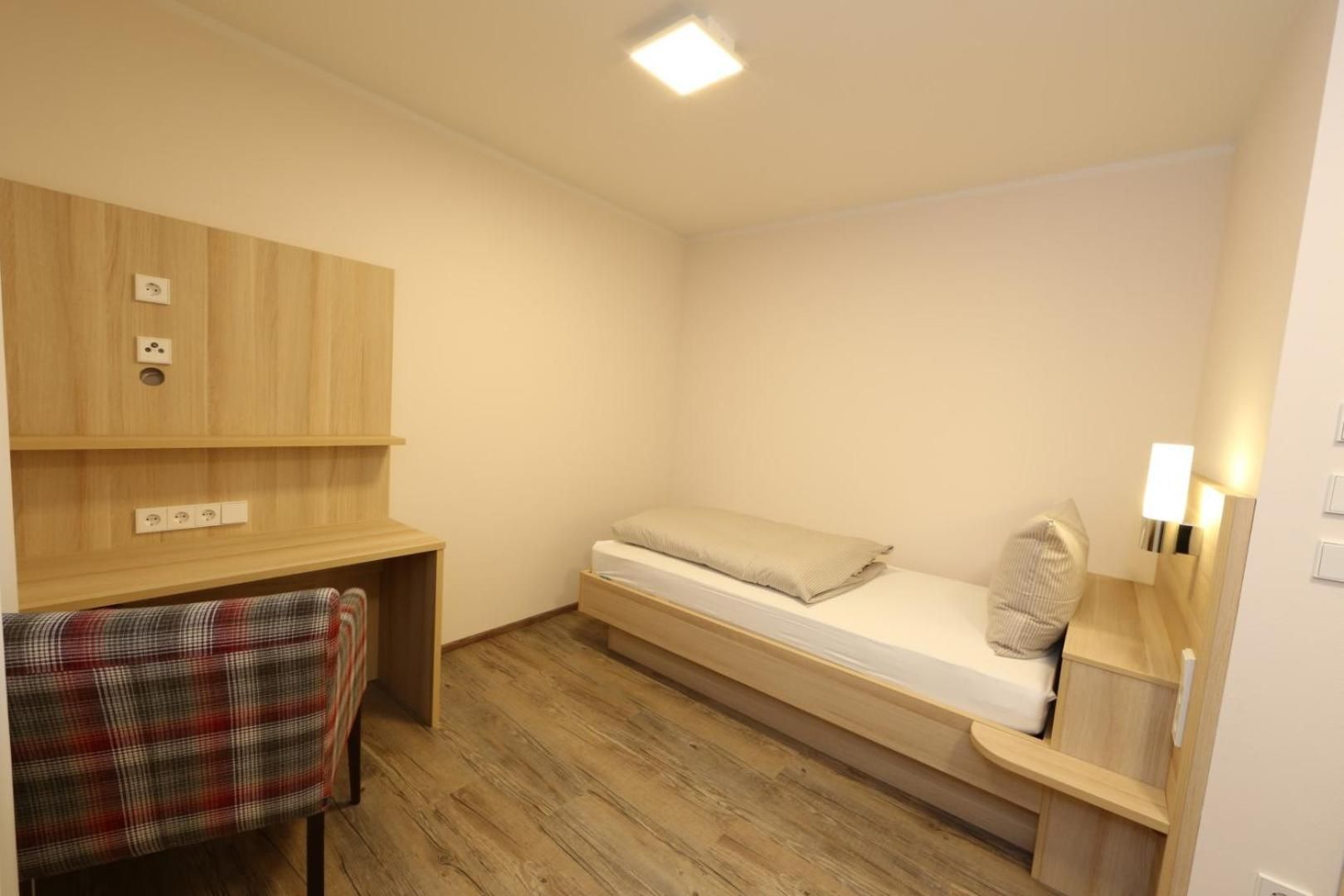Deluxe Room (2 Adults + 1 Child)