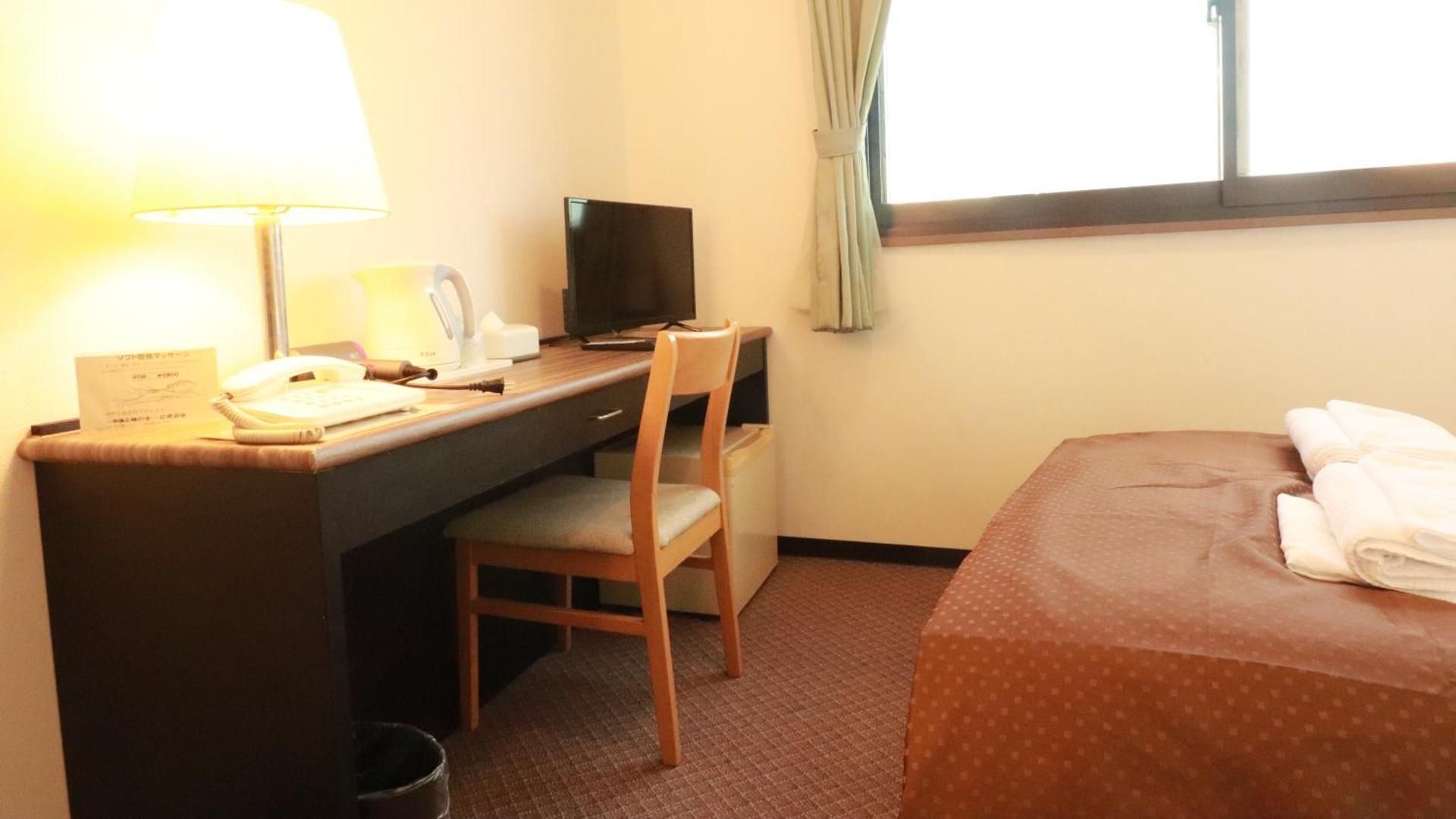 Semi Double Room - Non-Smoking