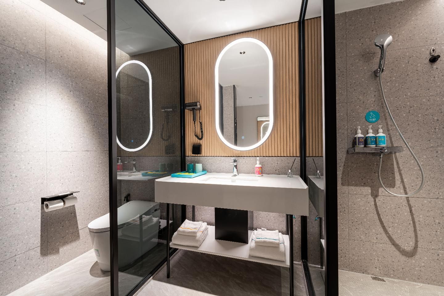 Dossen - Deluxe Bed Room