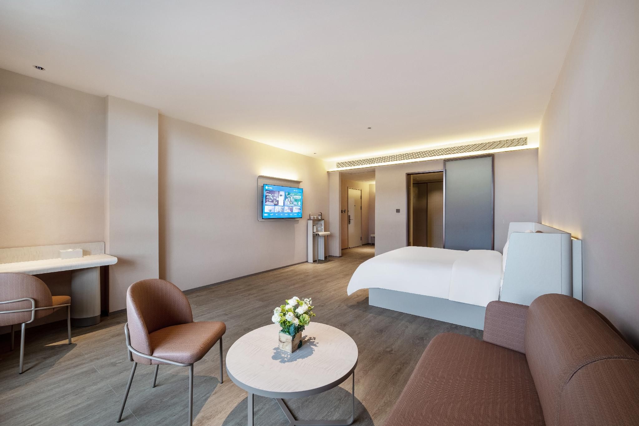 Business Queen Bed Room