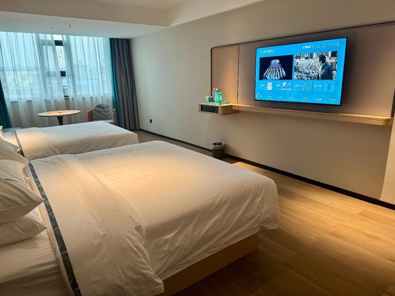 Dossen - Deluxe Family Room