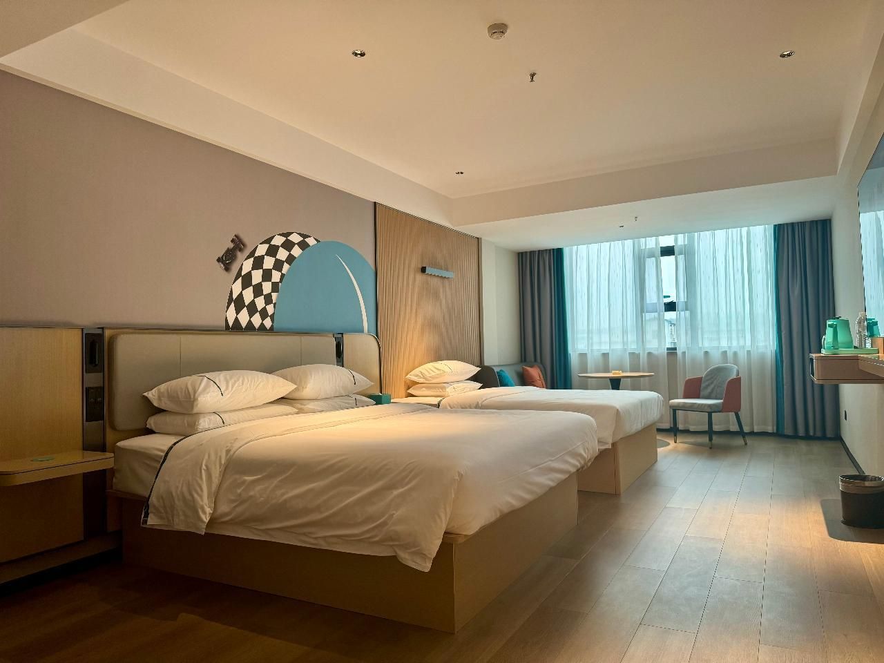 Dossen - Deluxe Family Room