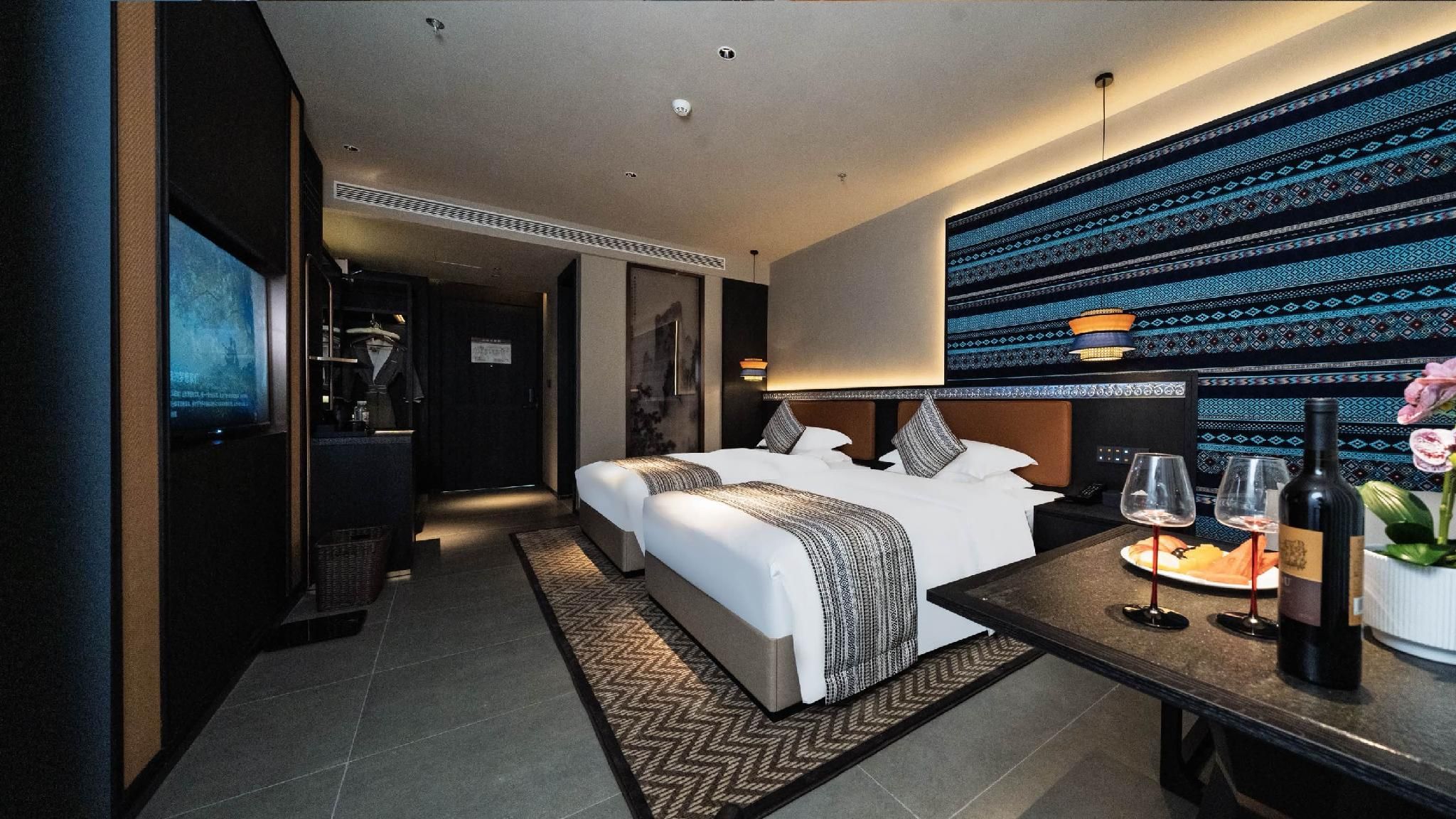 Guest Room with Two Single Beds
