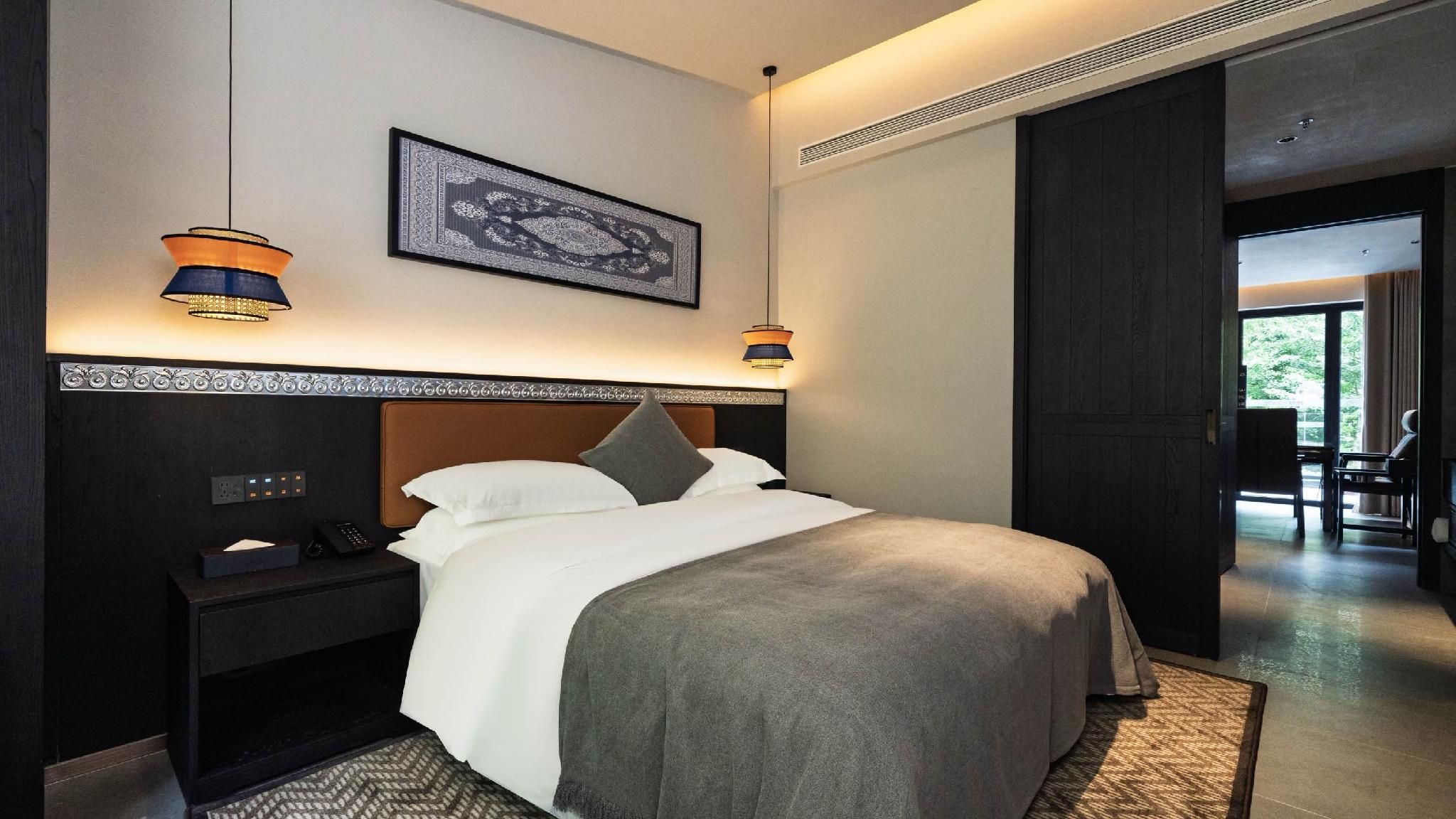 Silver Suite