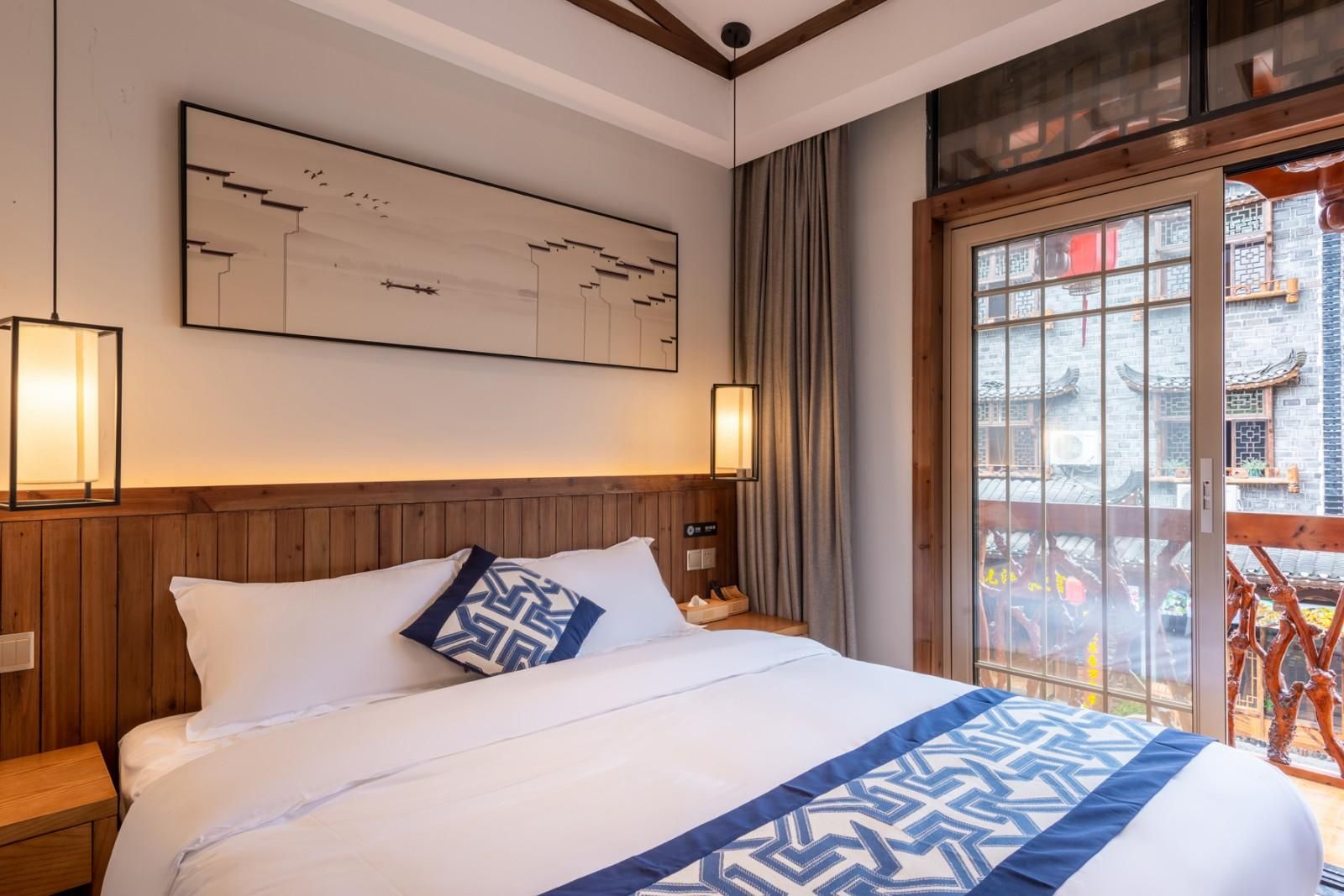 Lvyue - Balcony Bed Room