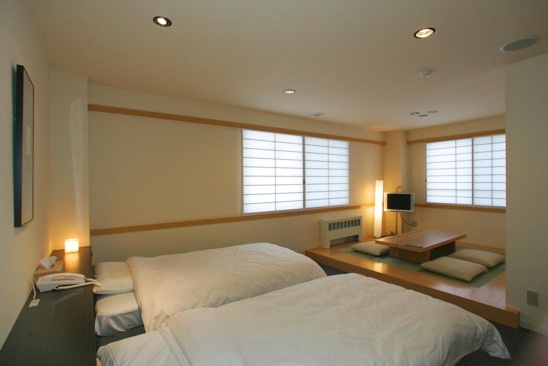 Twin Room with Shower