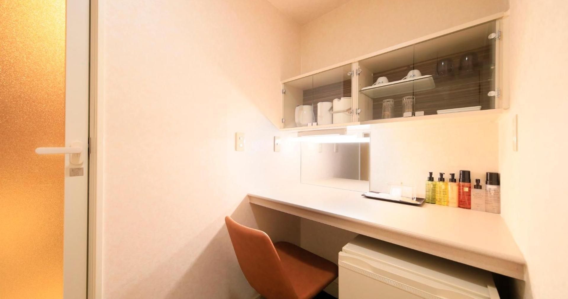 Twin Room with Shower