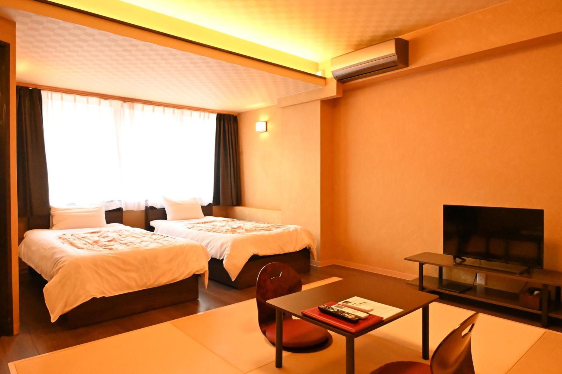 Twin Room with Mountain View