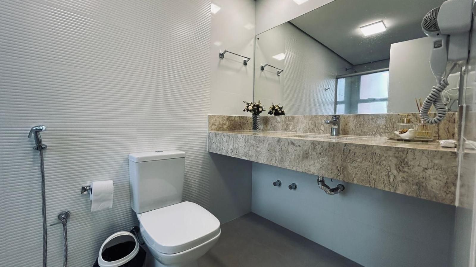 One-Bedroom Deluxe Apartment