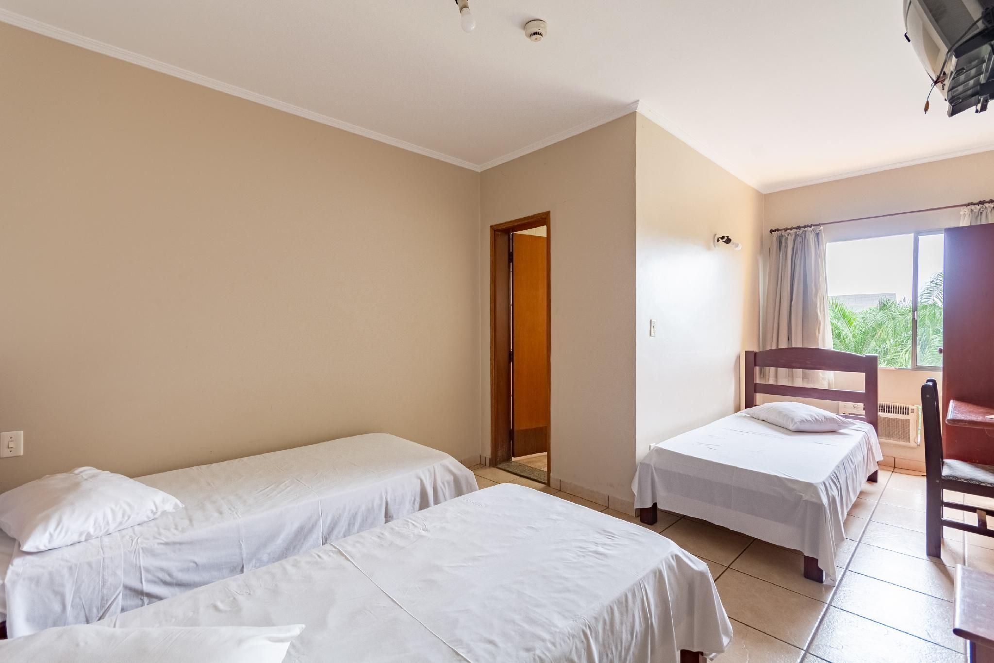 Triple Room (3 single Beds)
