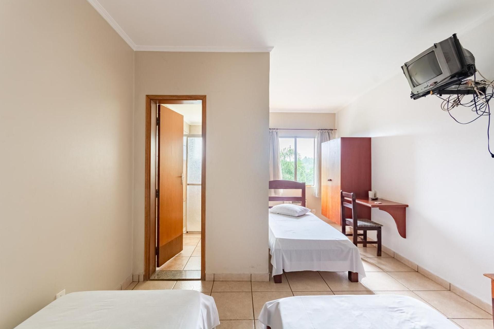 Triple Room (3 single Beds)
