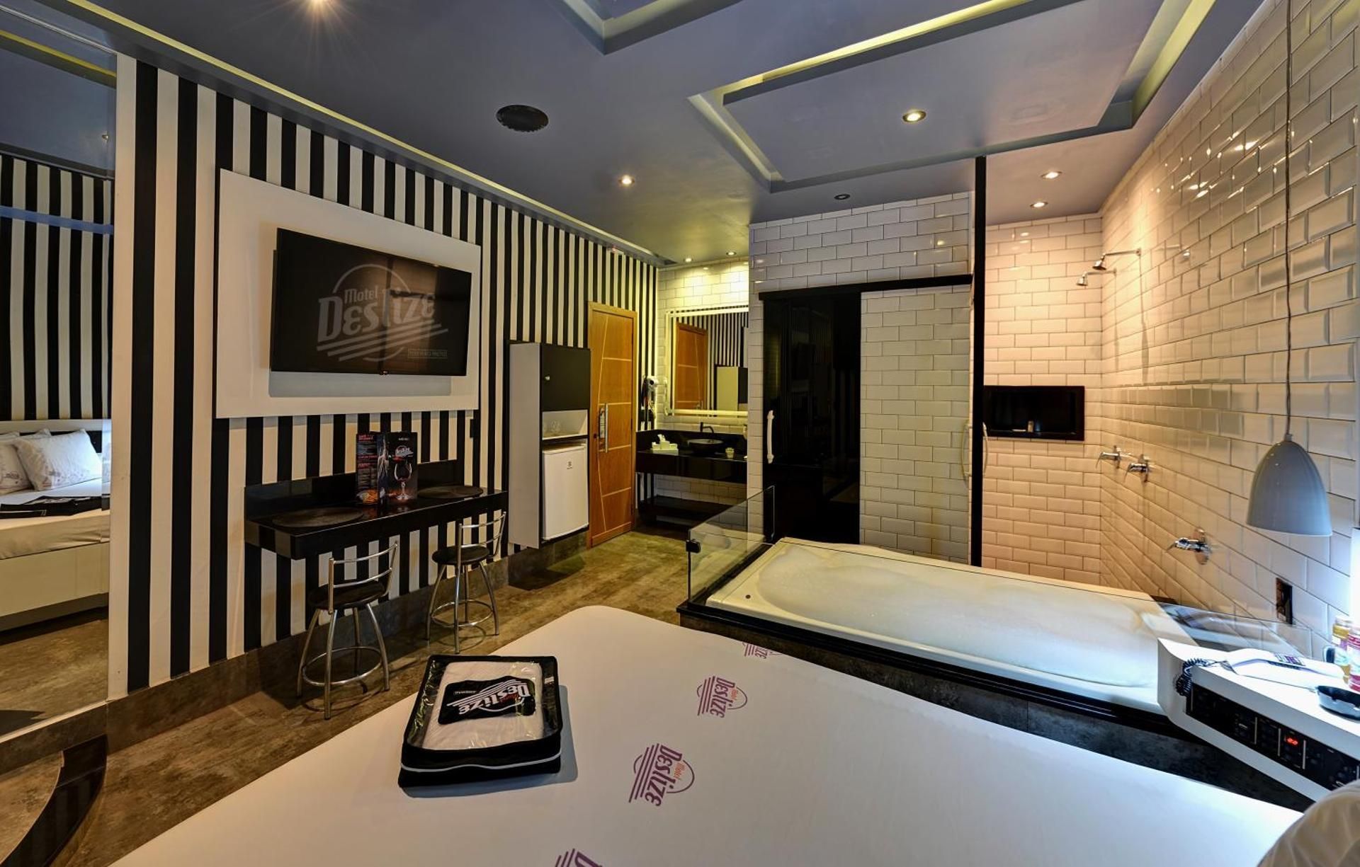 Suite with Hot Tub