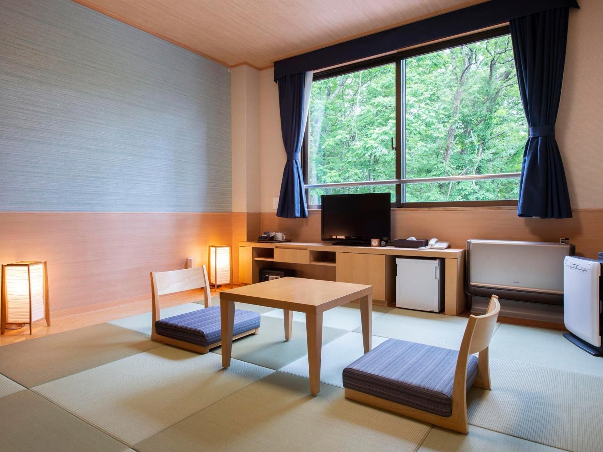 Japanese-Style Room (Nonsmoking) (28.4㎡)