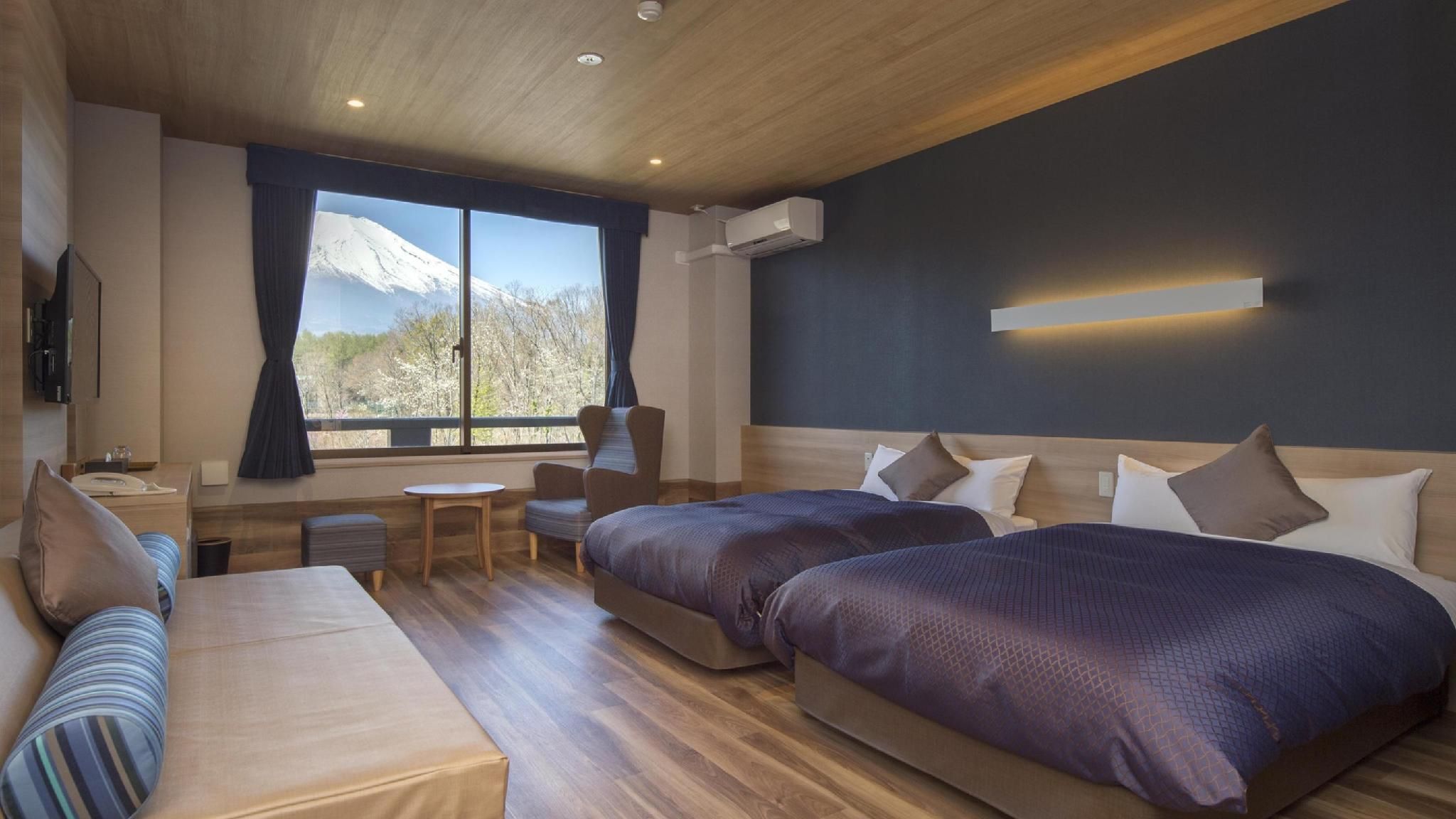 Twin Room with Mountain View