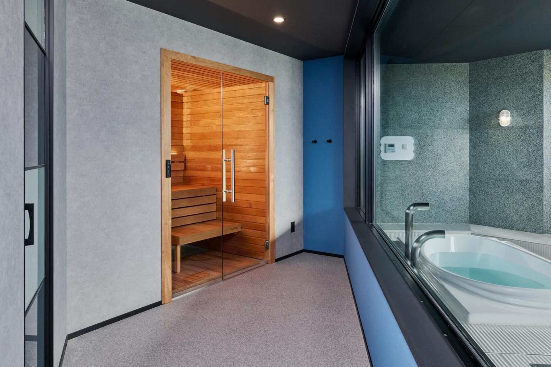 Suite with Lake View